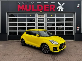 Hoofdafbeelding Suzuki Swift Suzuki Swift 1.4 BOOSTERJET SPORT / CARPLAY / NAVI / CARBON PAKKET / LED / CRUISE / CARPLAY / LAGE KMS!