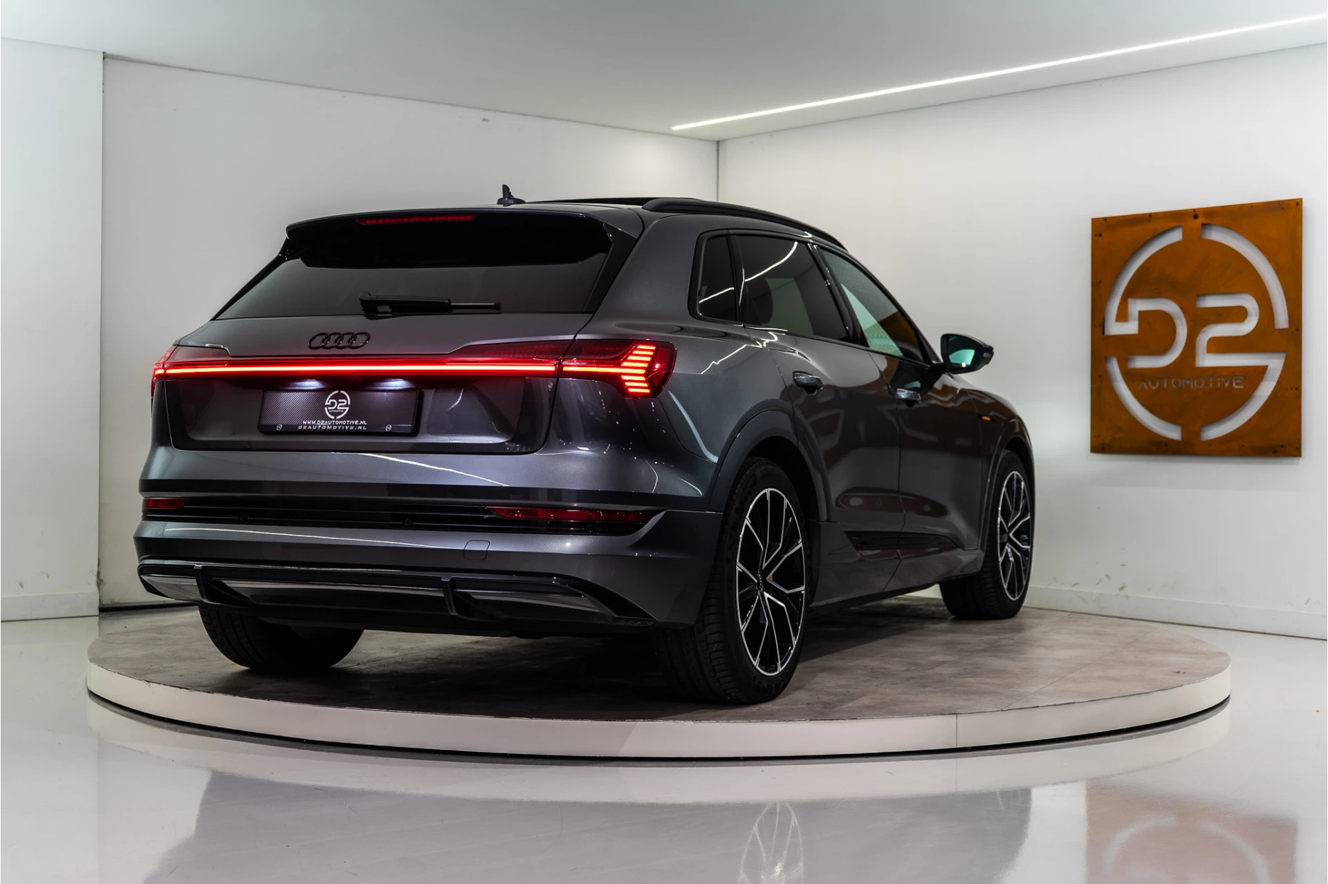 Hoofdafbeelding Audi e-tron