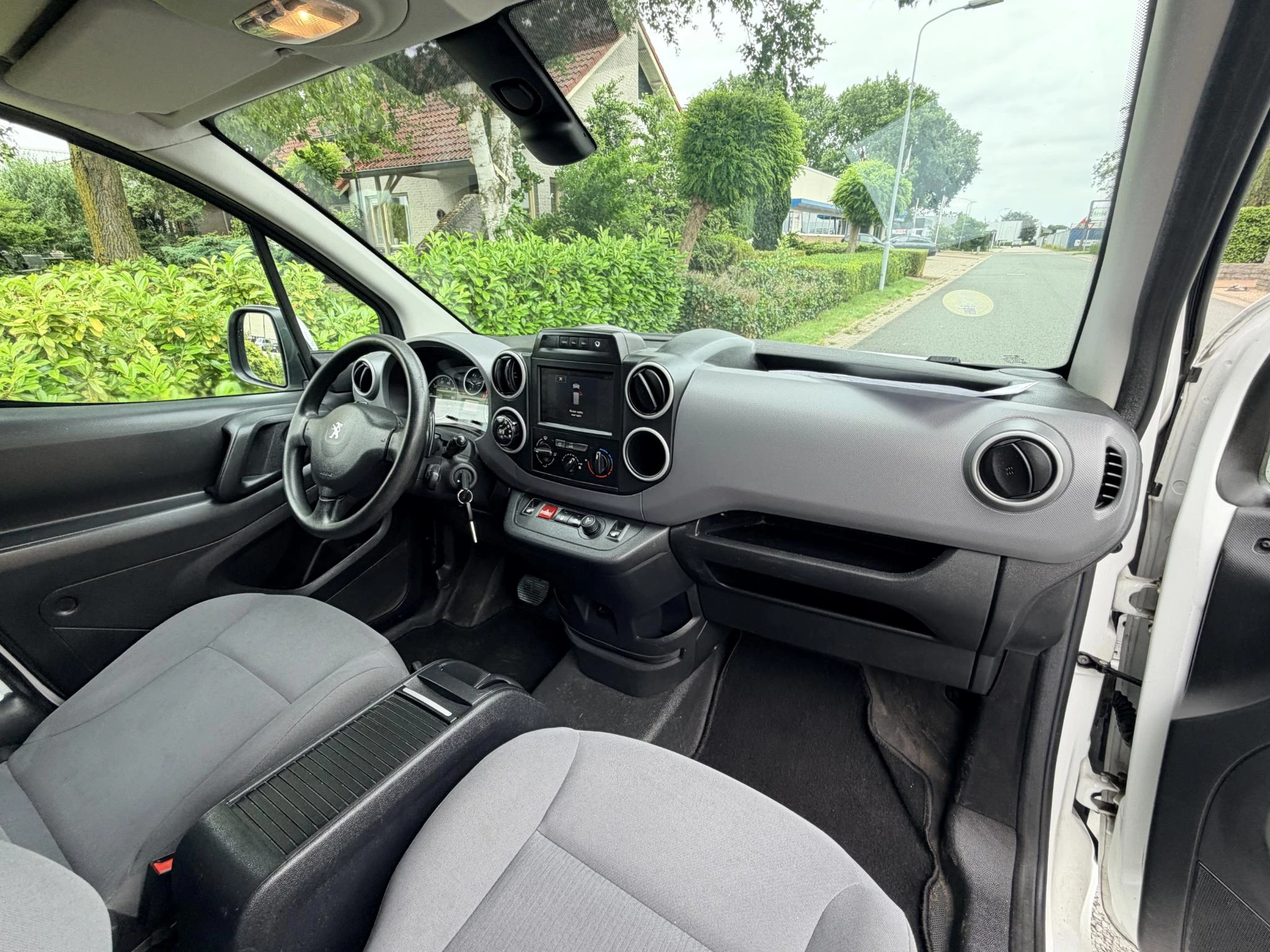 Hoofdafbeelding Peugeot Partner
