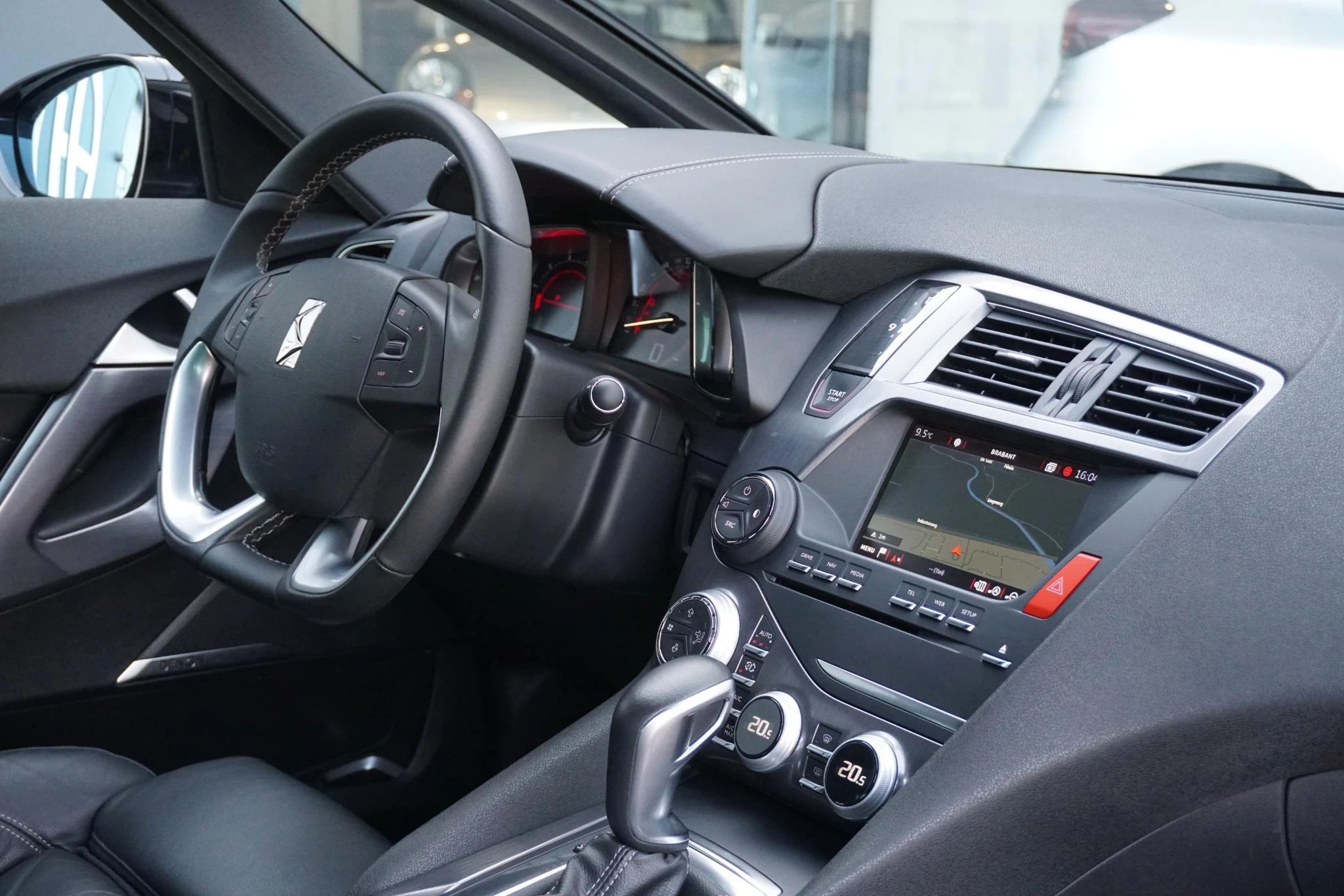 Hoofdafbeelding DS DS 5