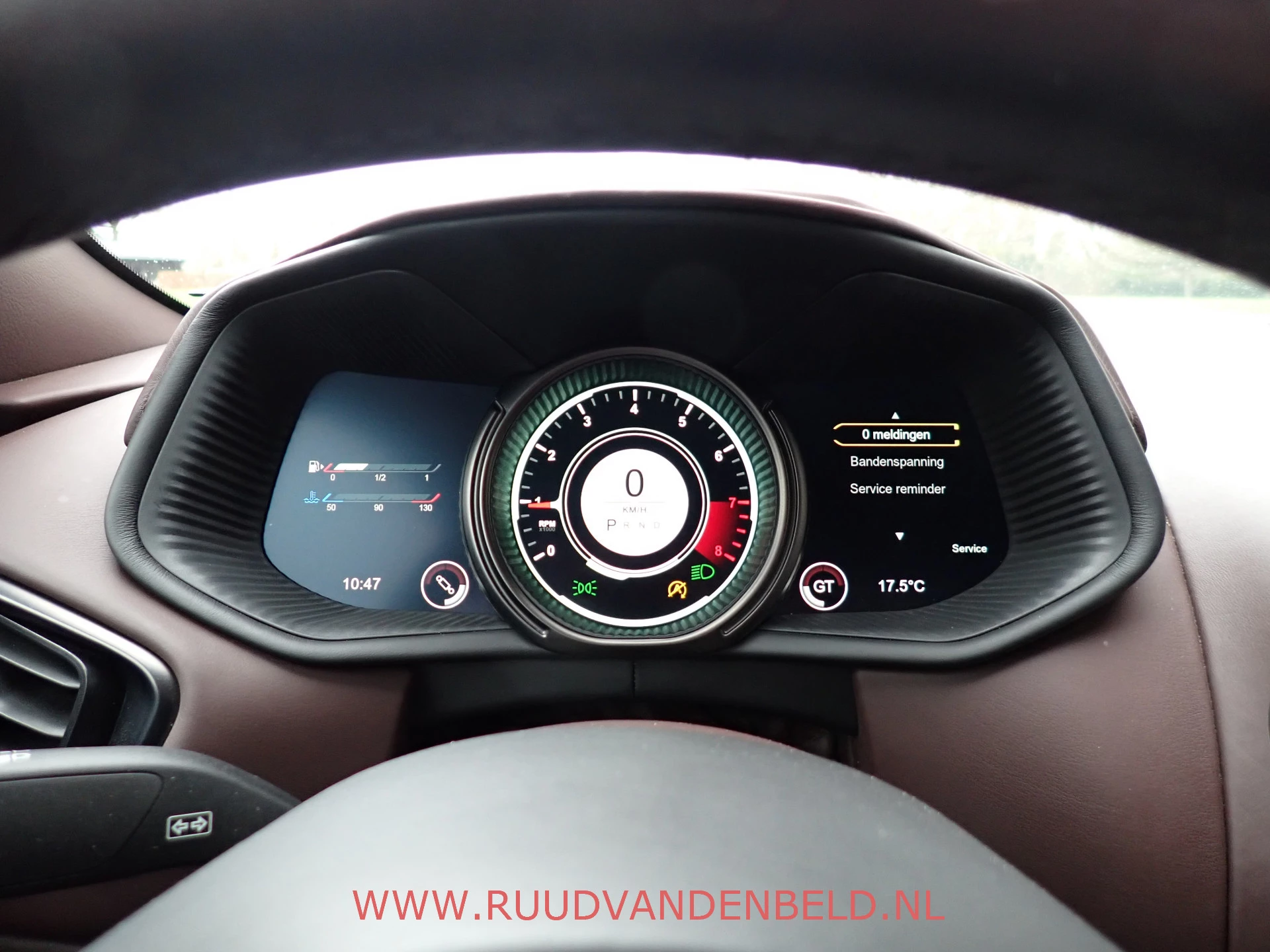 Hoofdafbeelding Aston Martin DB11