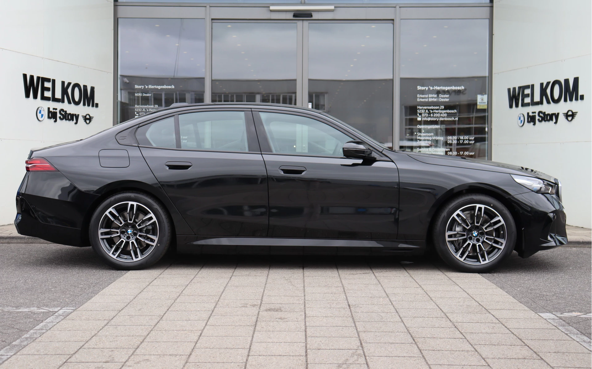 Hoofdafbeelding BMW i5