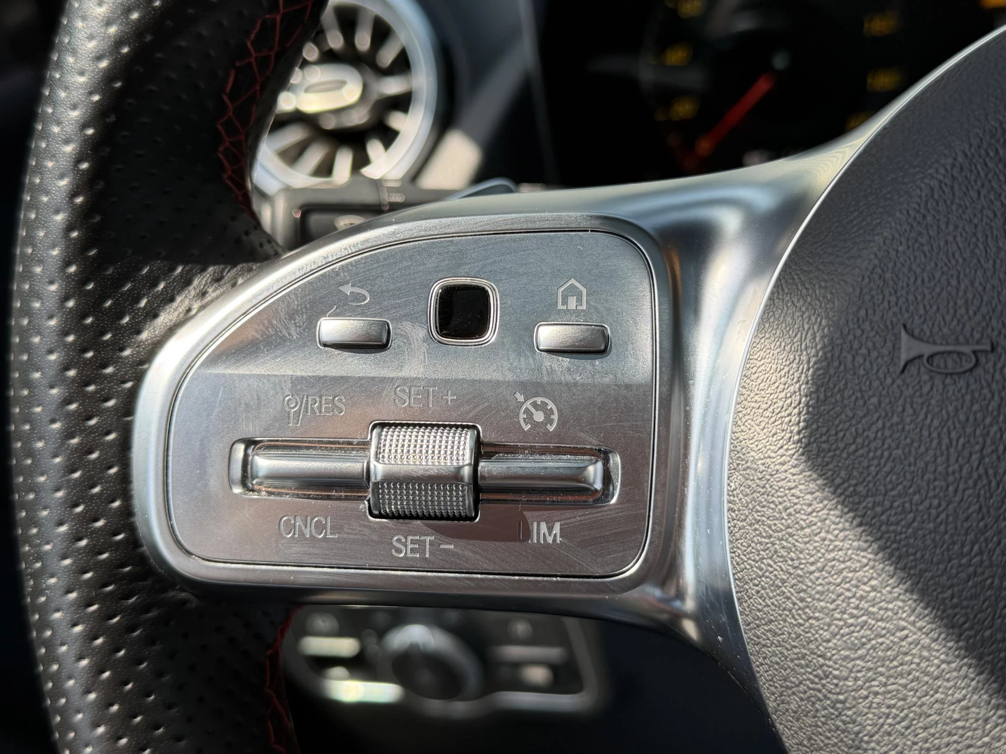 Hoofdafbeelding Mercedes-Benz EQA