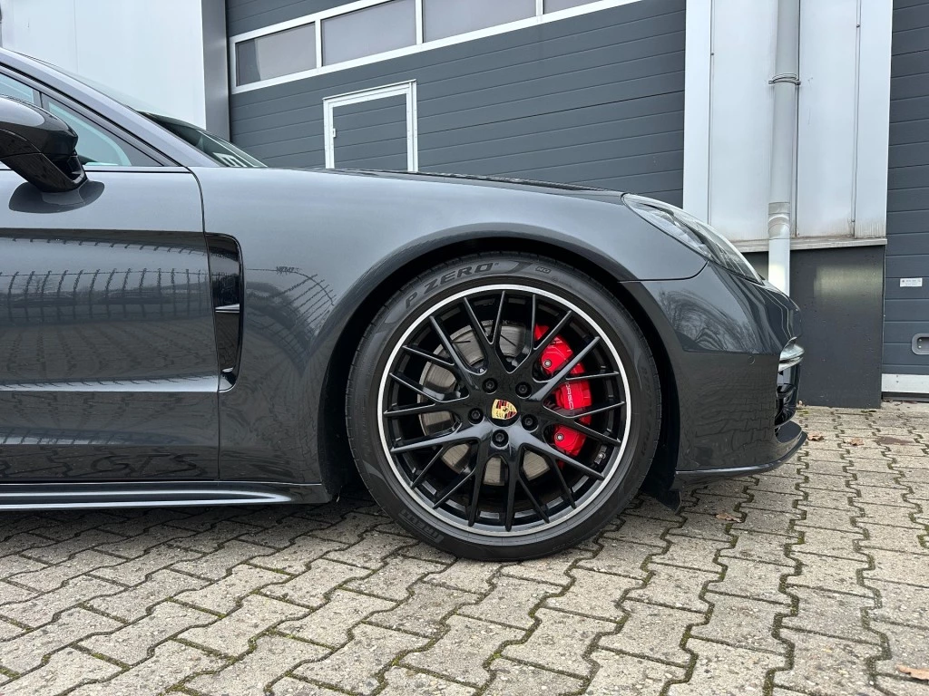 Hoofdafbeelding Porsche Panamera