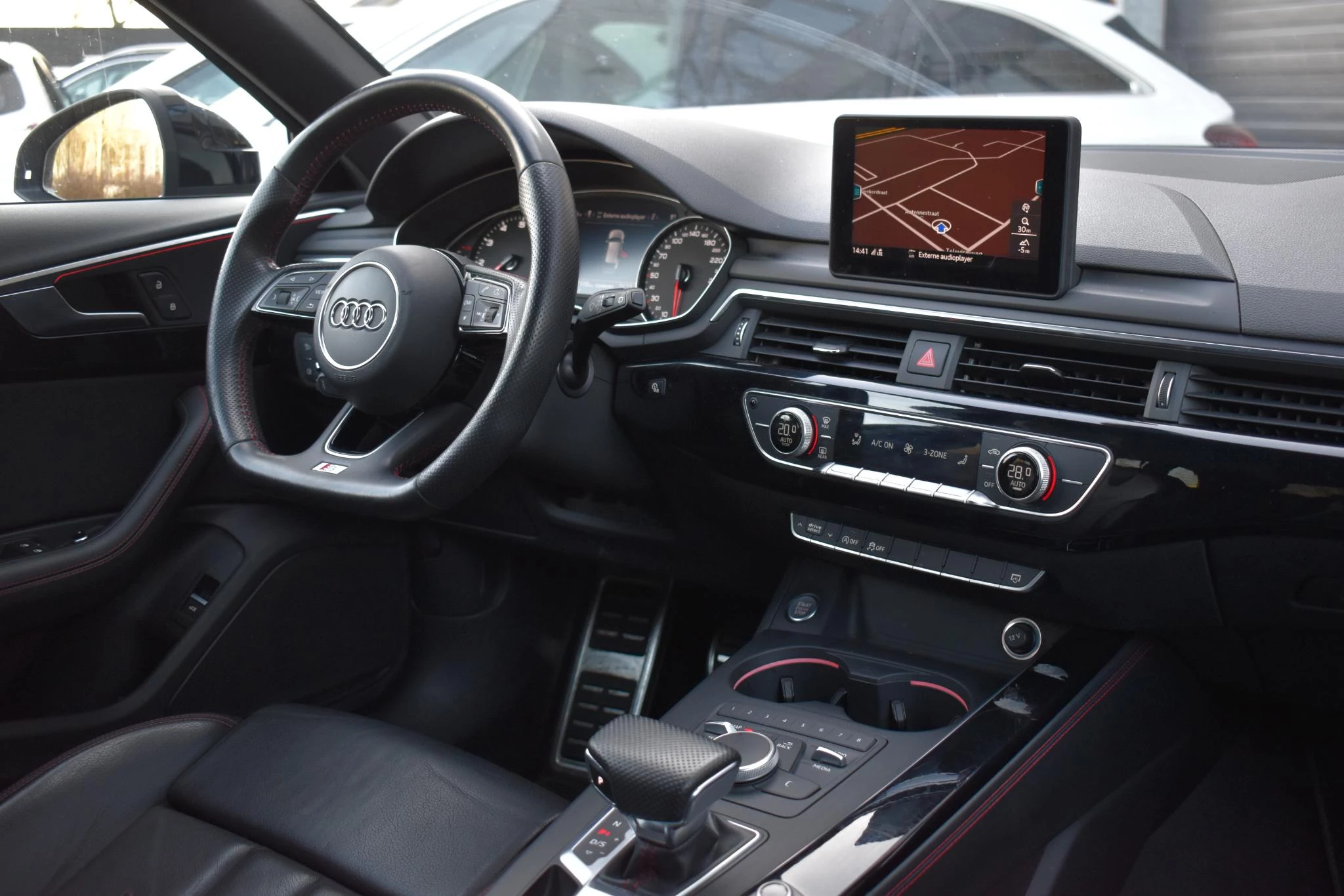 Hoofdafbeelding Audi A4