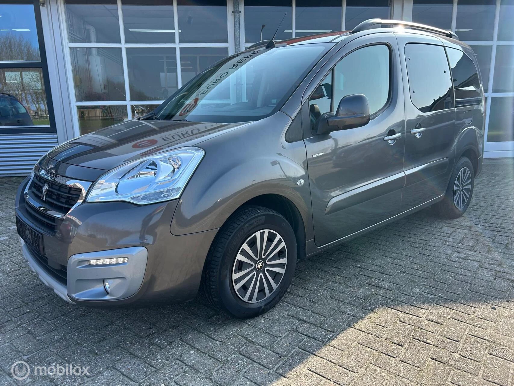 Hoofdafbeelding Peugeot Partner