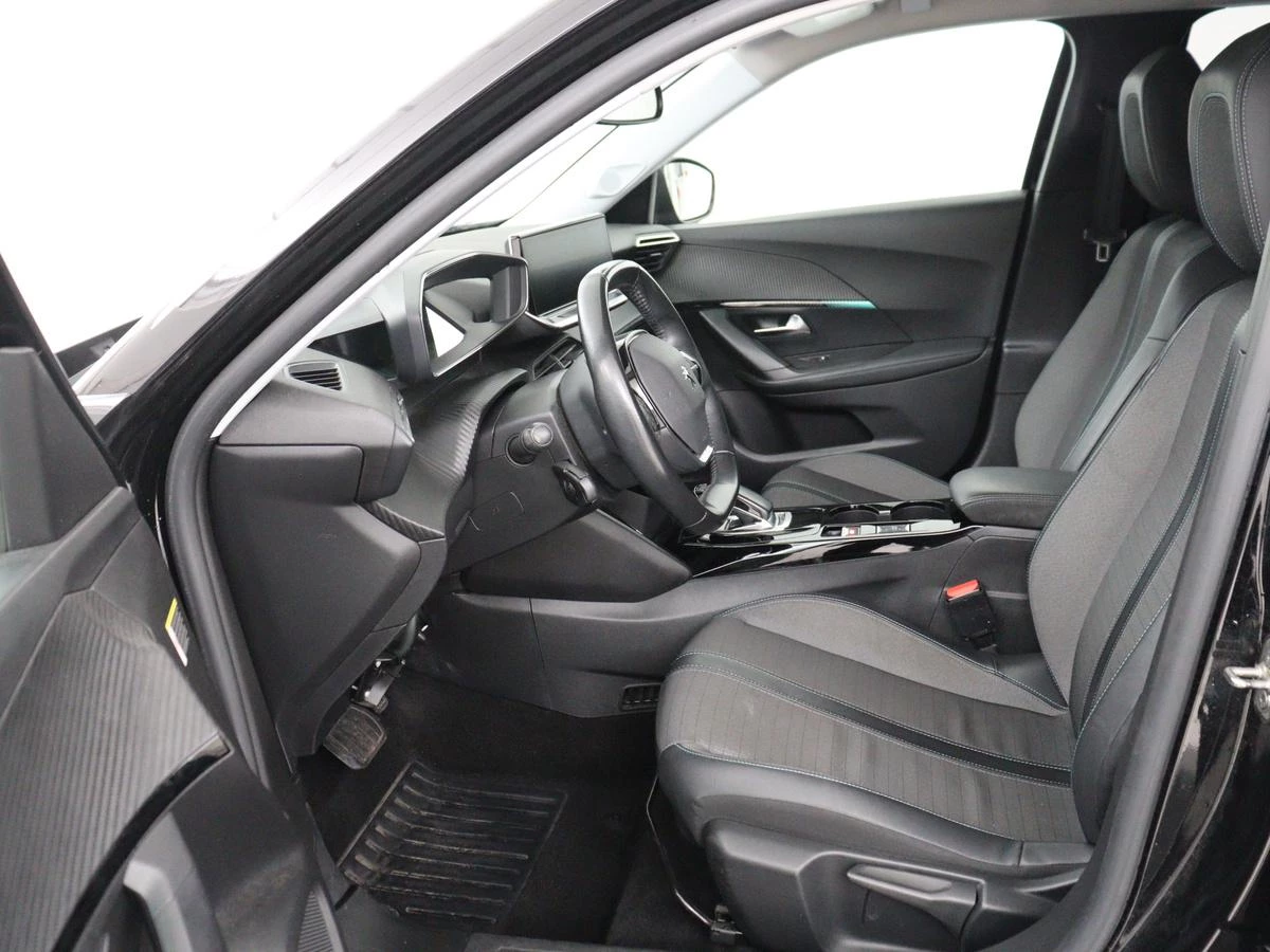 Hoofdafbeelding Peugeot e-2008