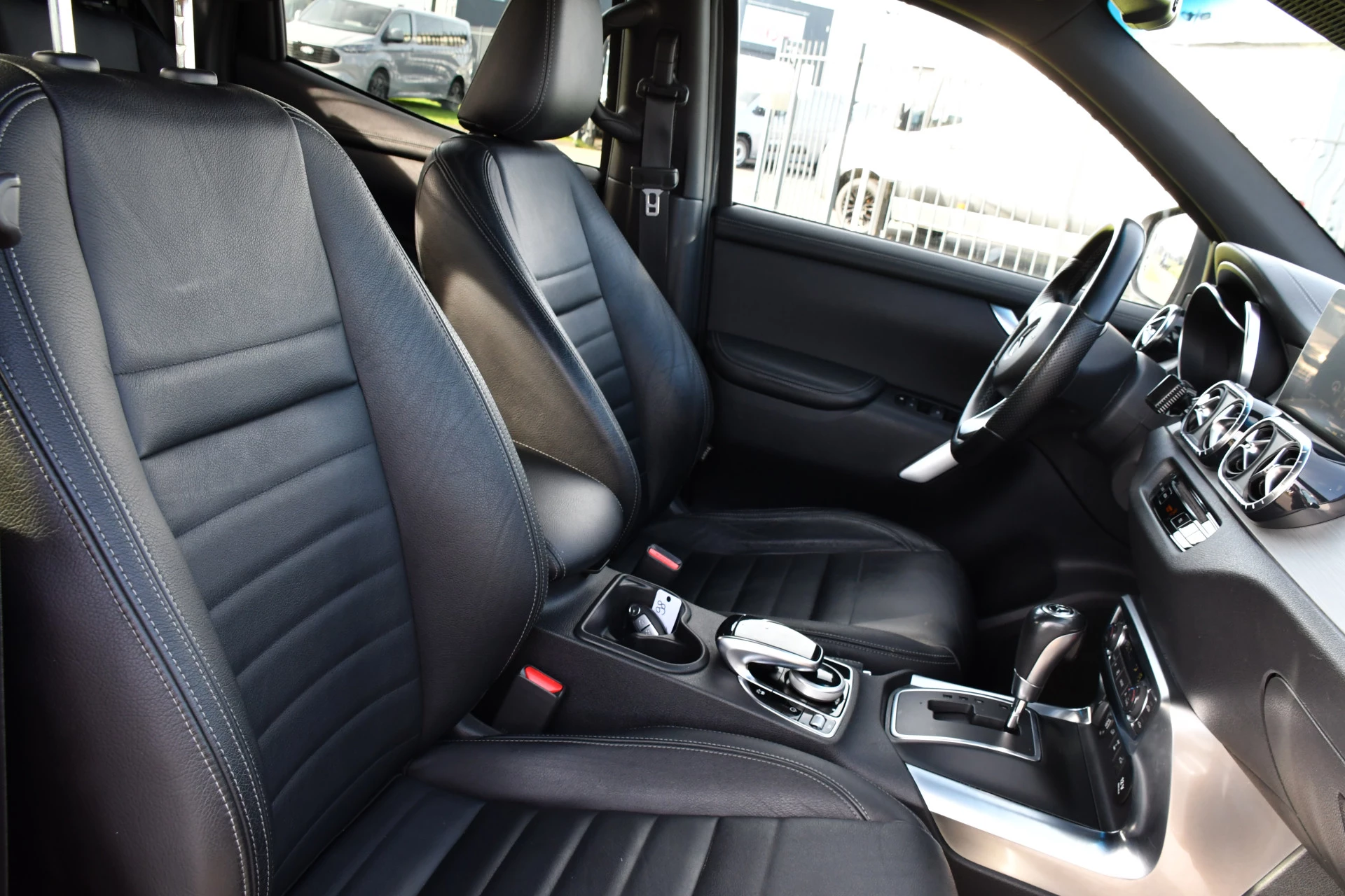 Hoofdafbeelding Mercedes-Benz X-Klasse