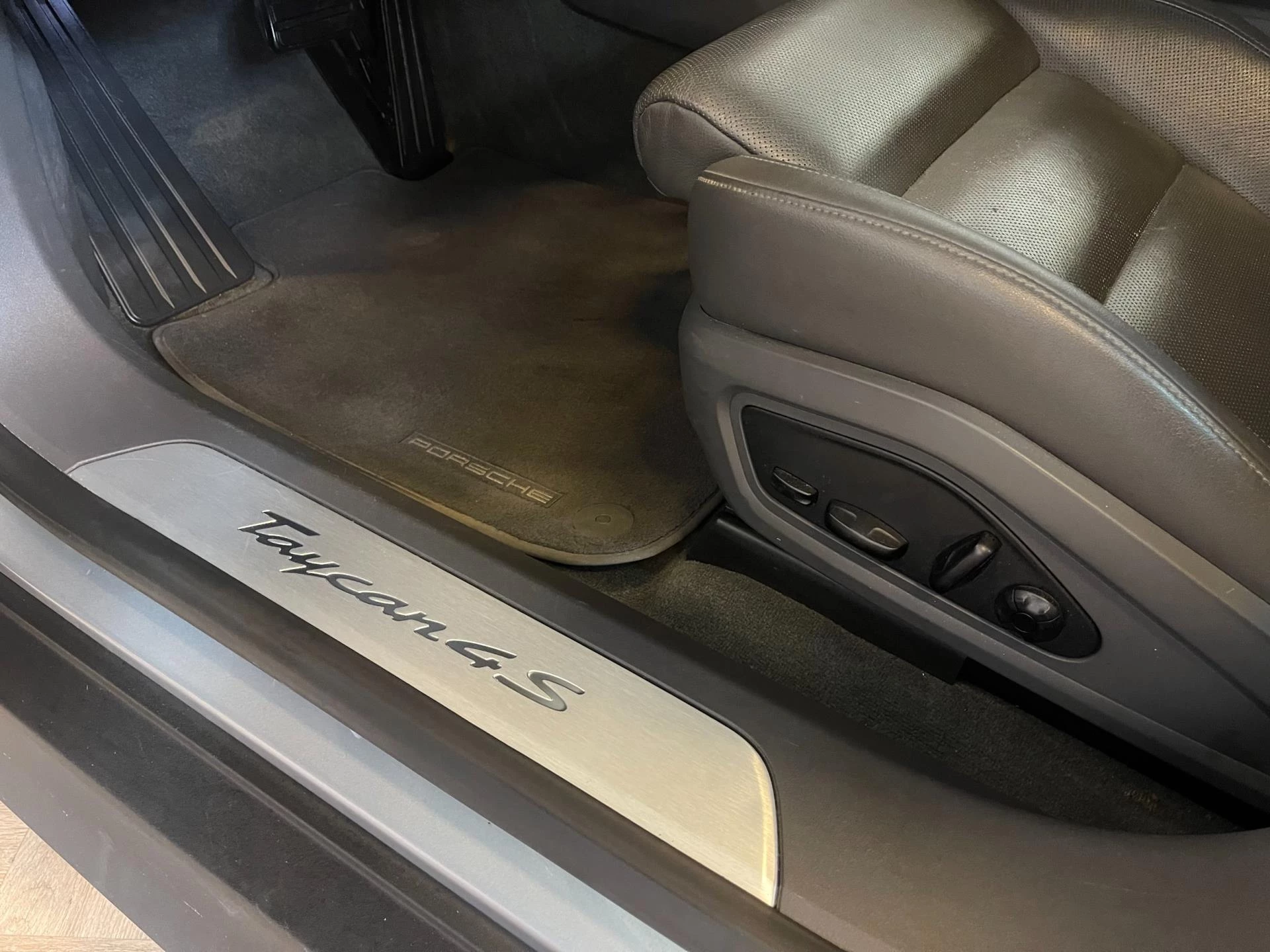Hoofdafbeelding Porsche Taycan