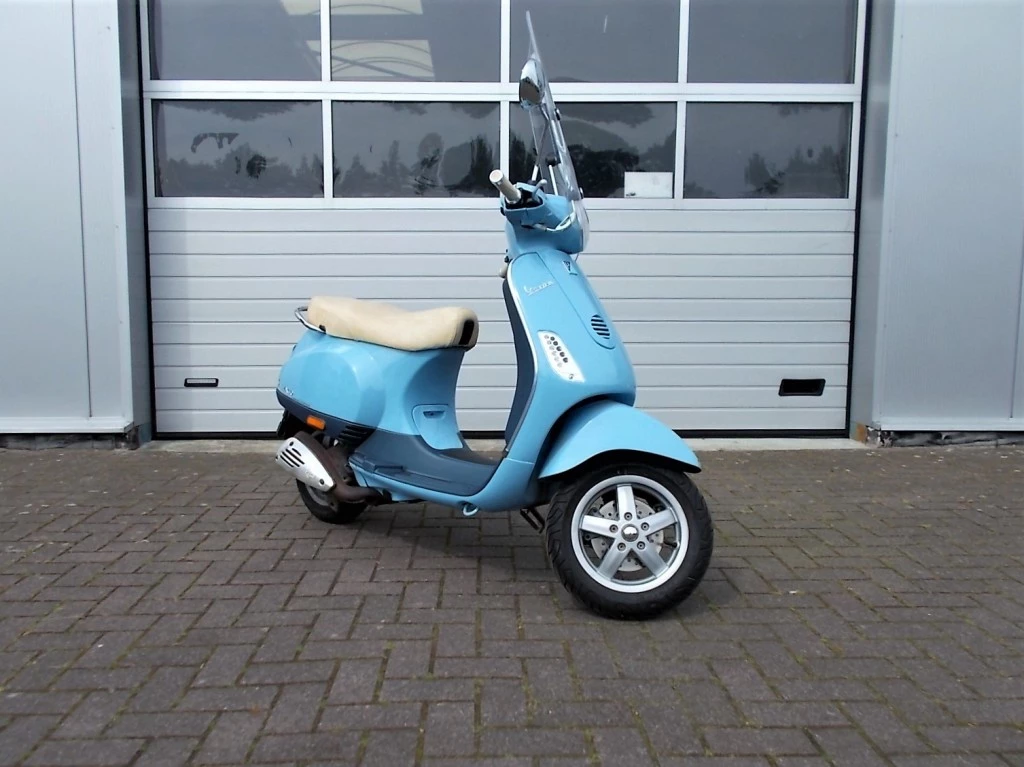 Hoofdafbeelding Vespa LX