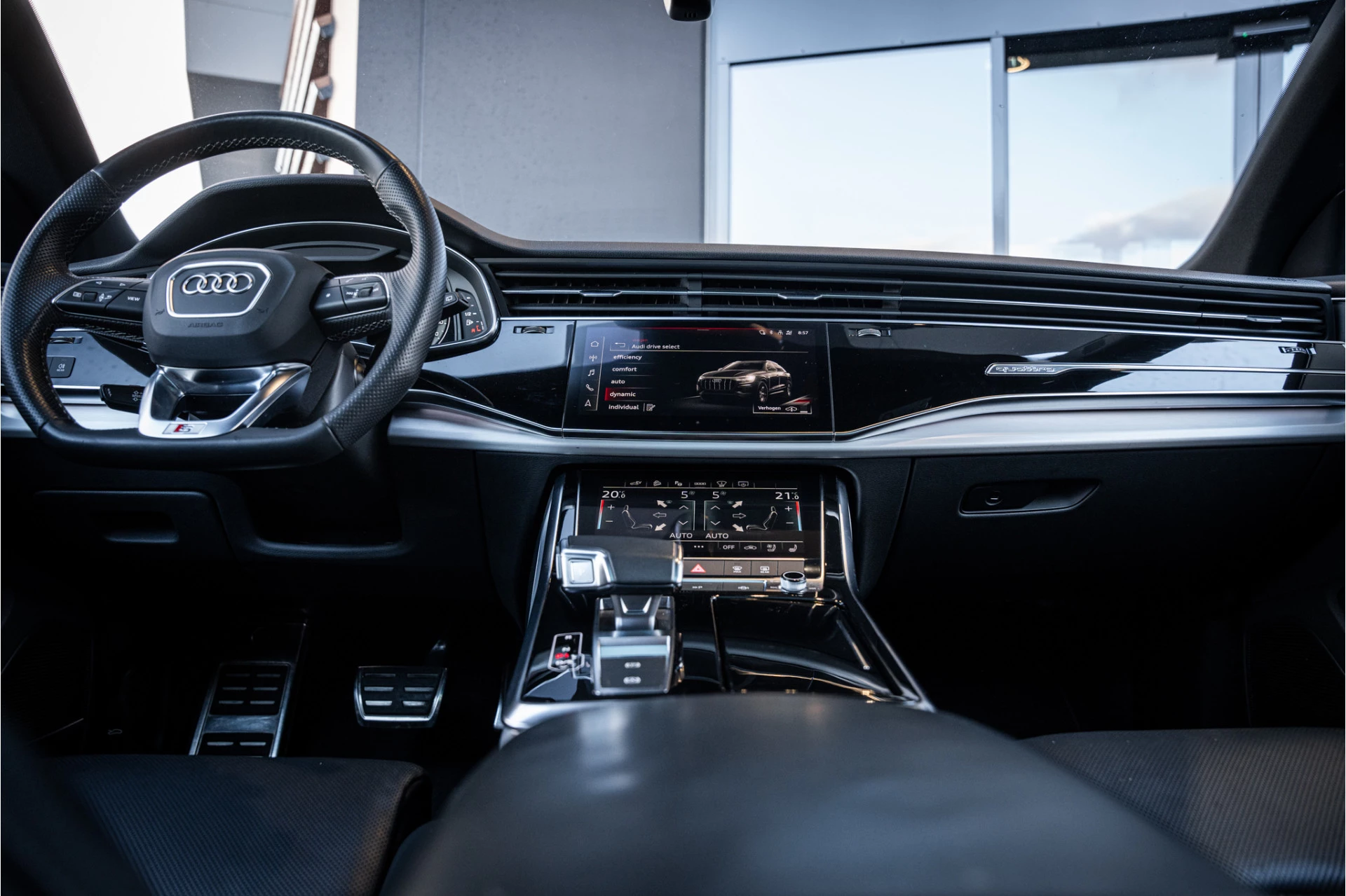 Hoofdafbeelding Audi Q8