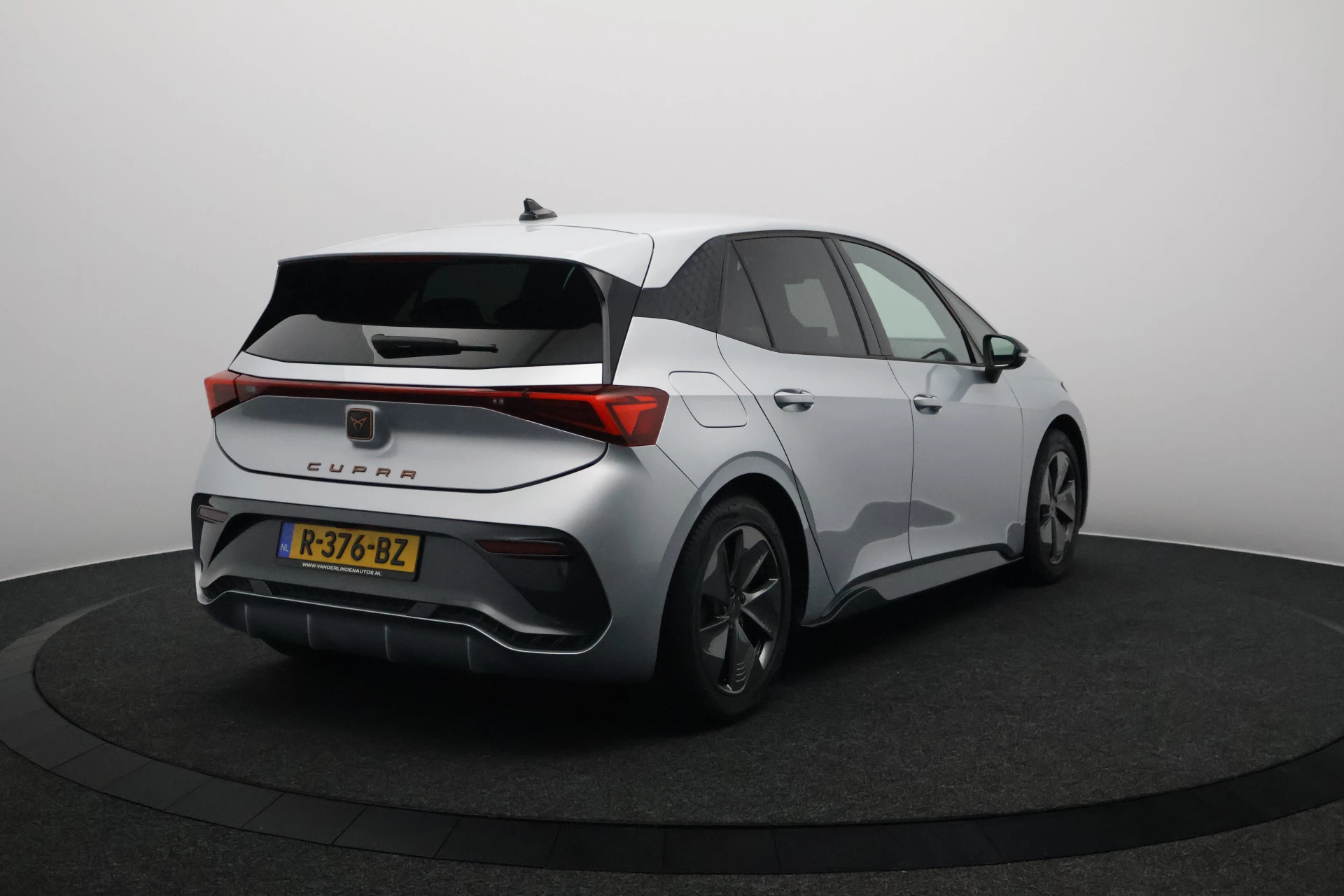 Hoofdafbeelding CUPRA Born