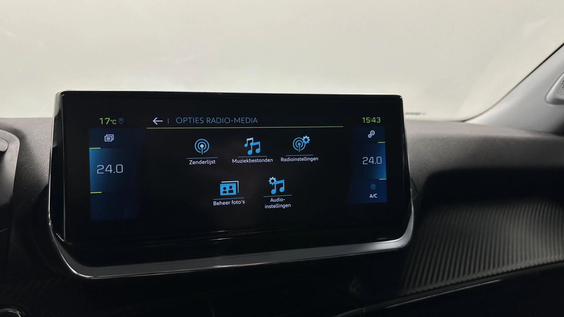 Hoofdafbeelding Peugeot e-2008