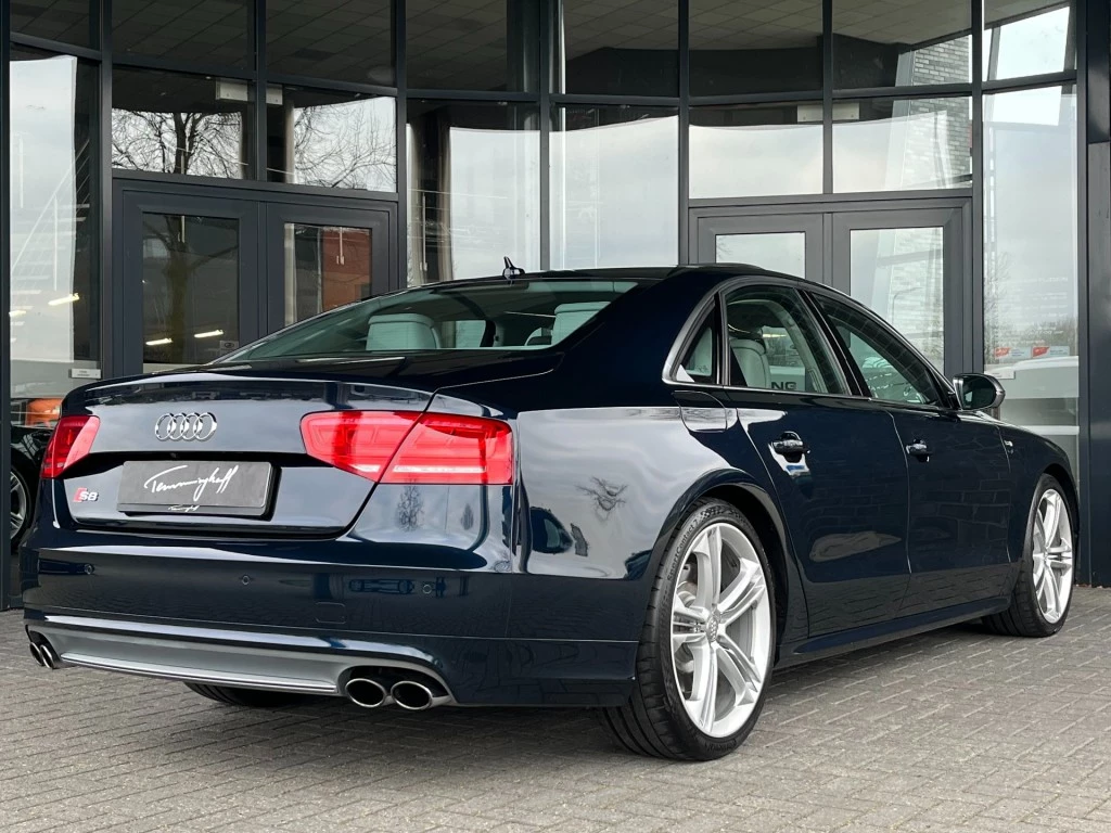 Hoofdafbeelding Audi S8