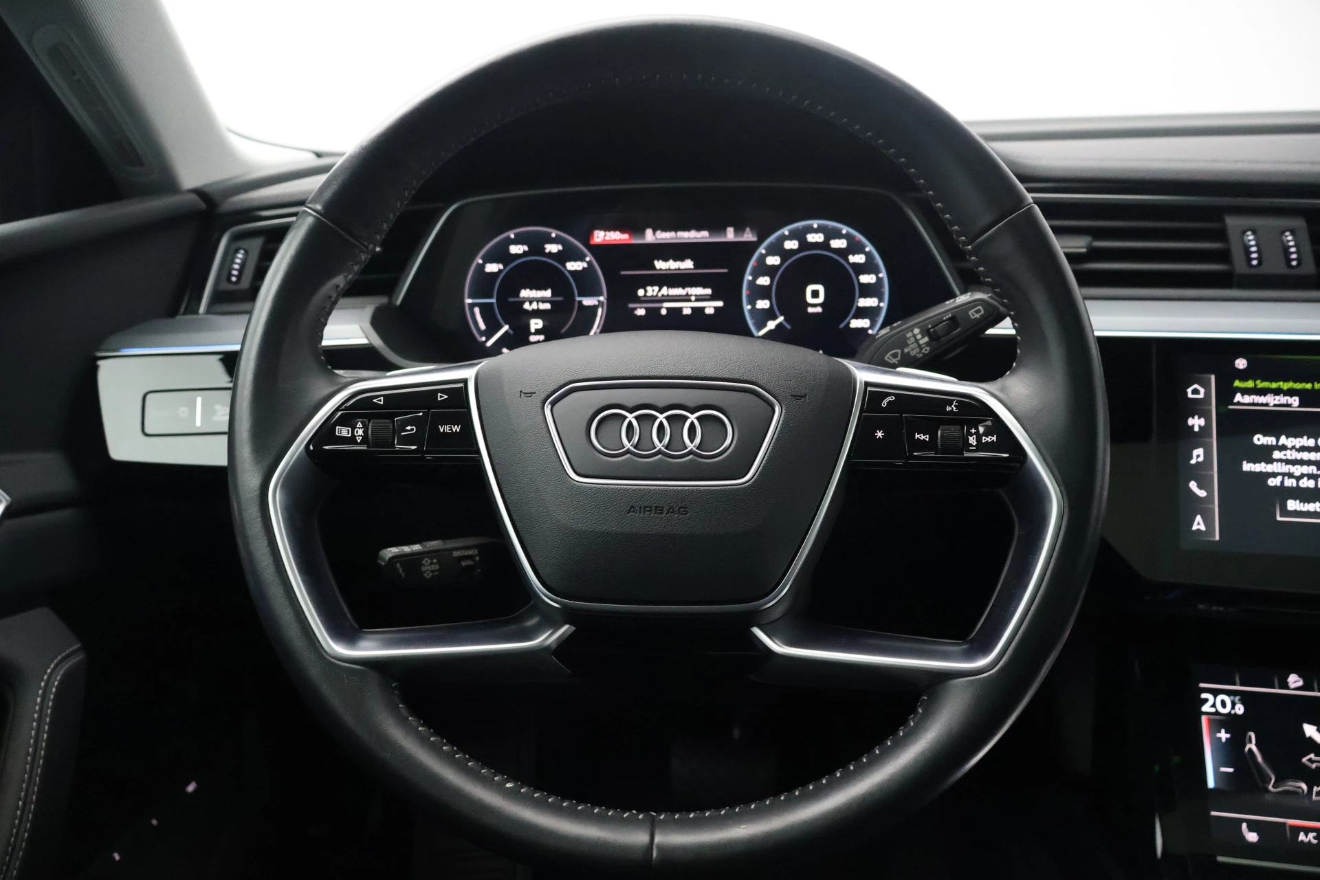 Hoofdafbeelding Audi e-tron