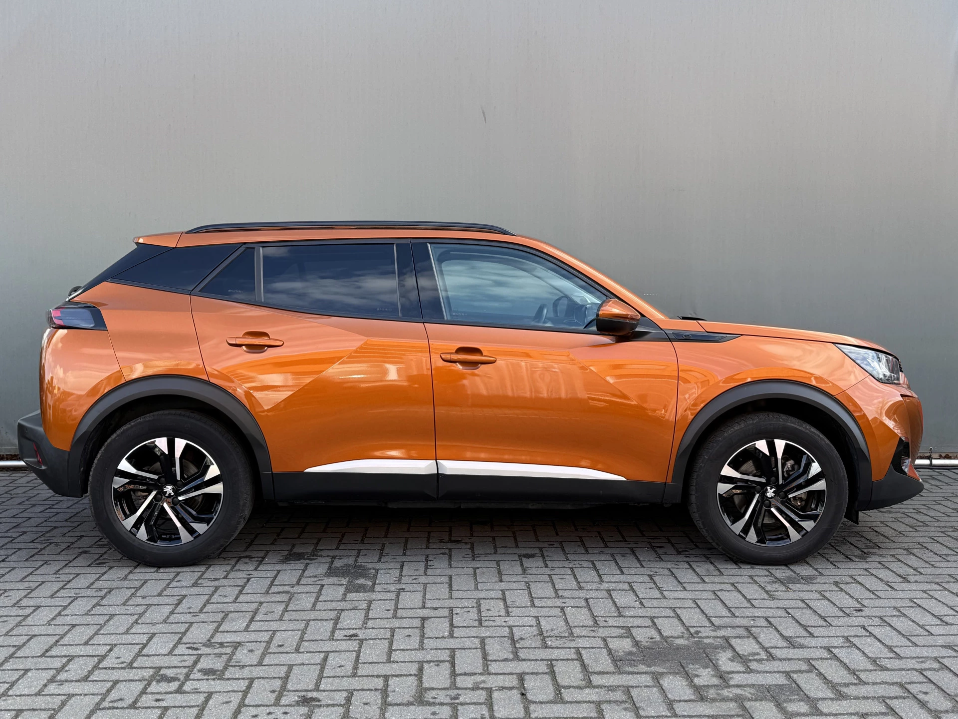 Hoofdafbeelding Peugeot e-2008