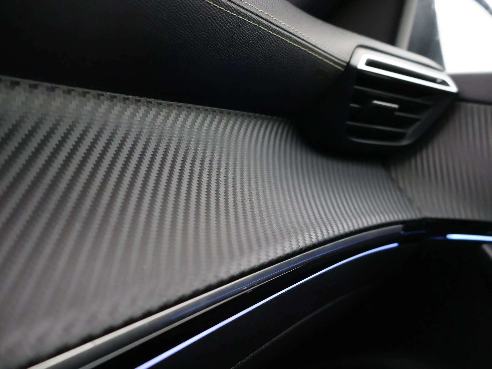 Hoofdafbeelding Peugeot e-2008