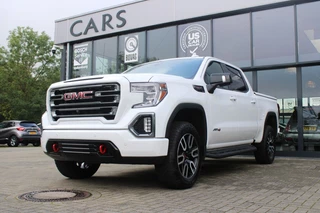 Hoofdafbeelding GMC Sierra GMC Sierra AT4 6.2L 8- Cil LPG Head UP LED 51.817 KM 1e eigenaar