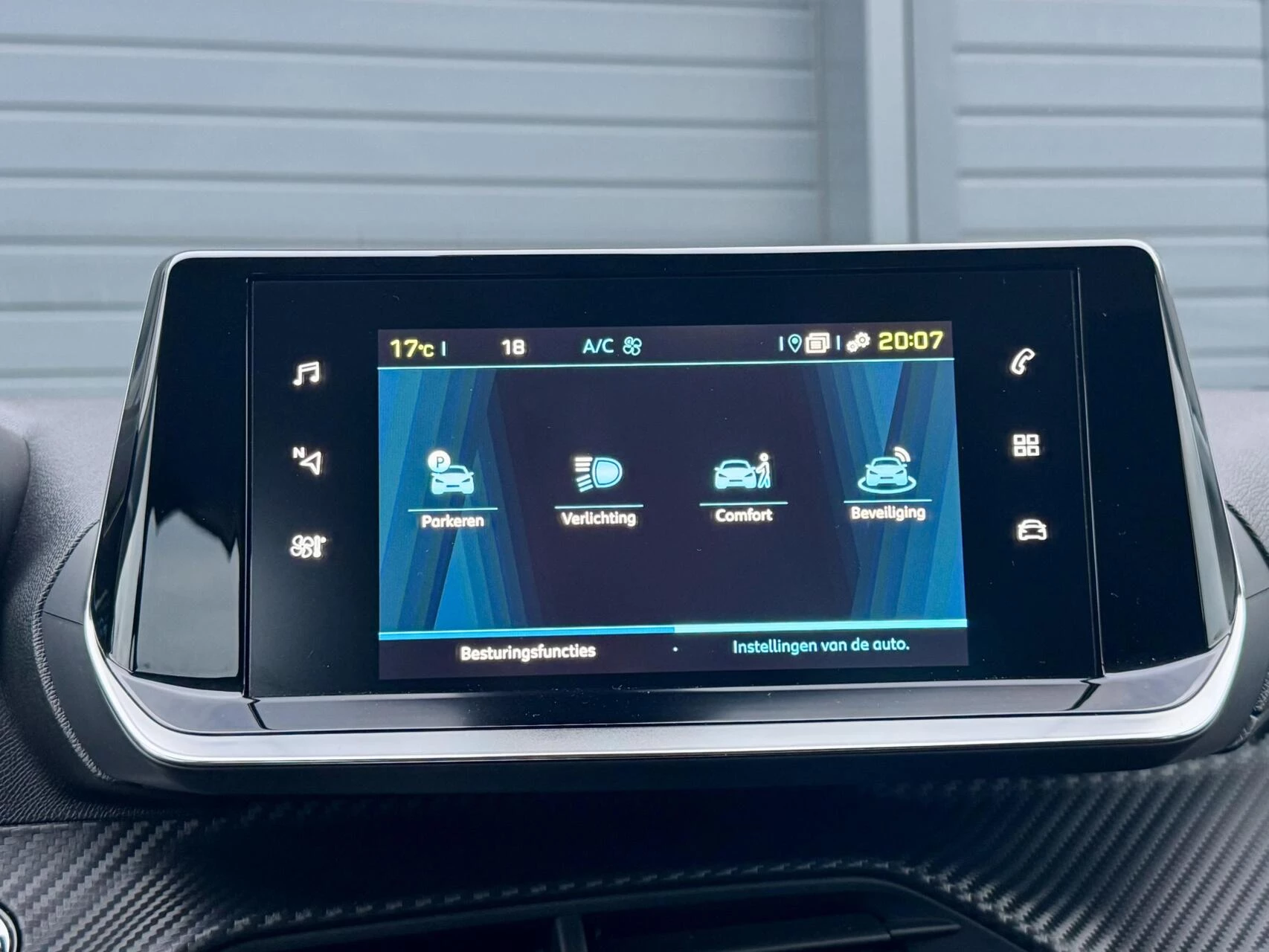 Hoofdafbeelding Peugeot e-208