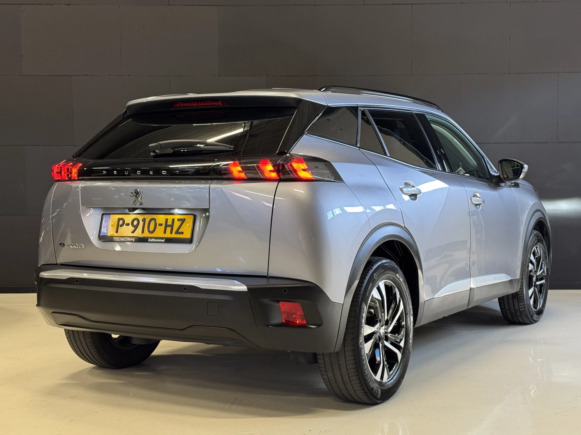 Hoofdafbeelding Peugeot e-2008