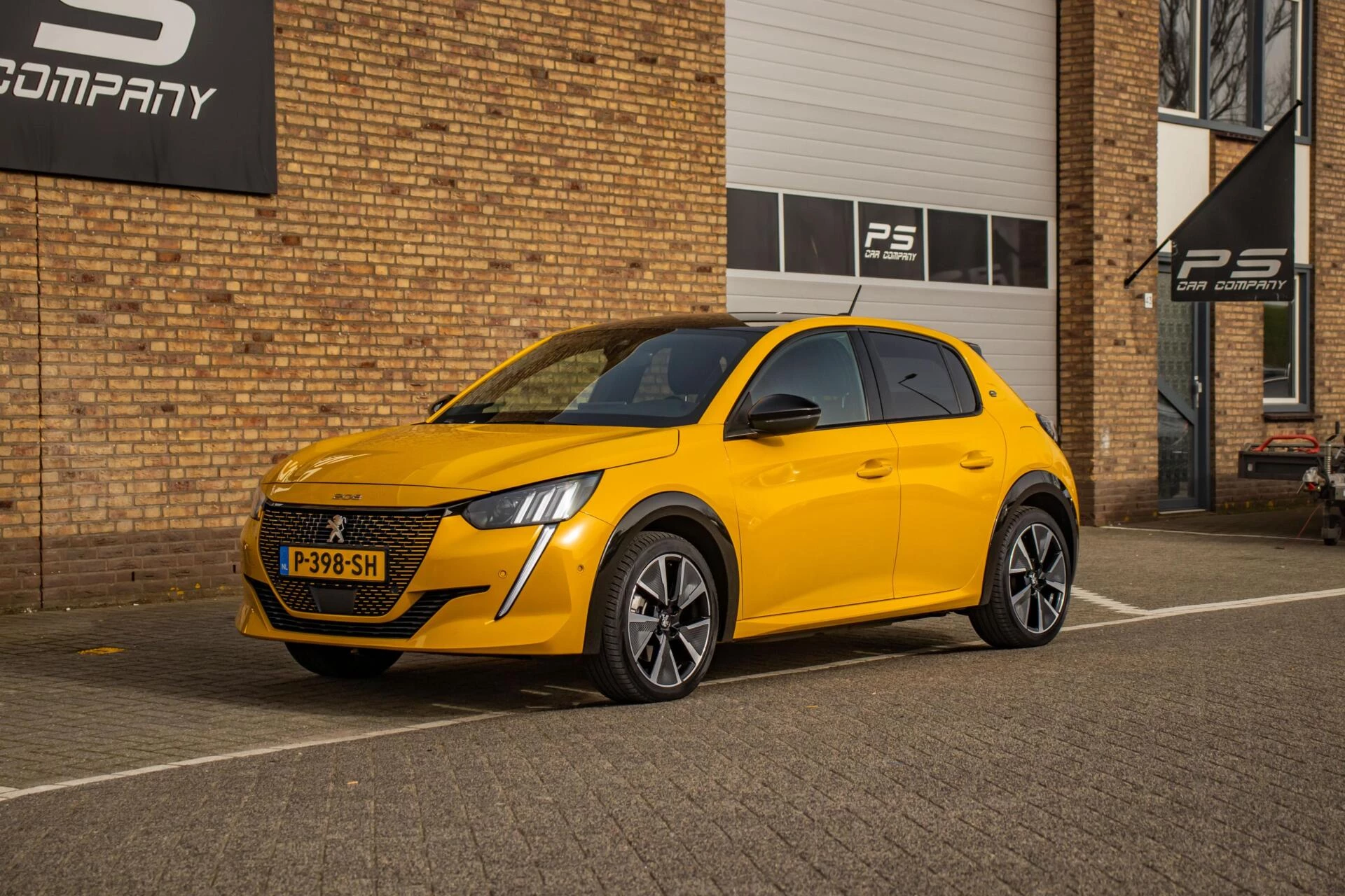 Hoofdafbeelding Peugeot e-208