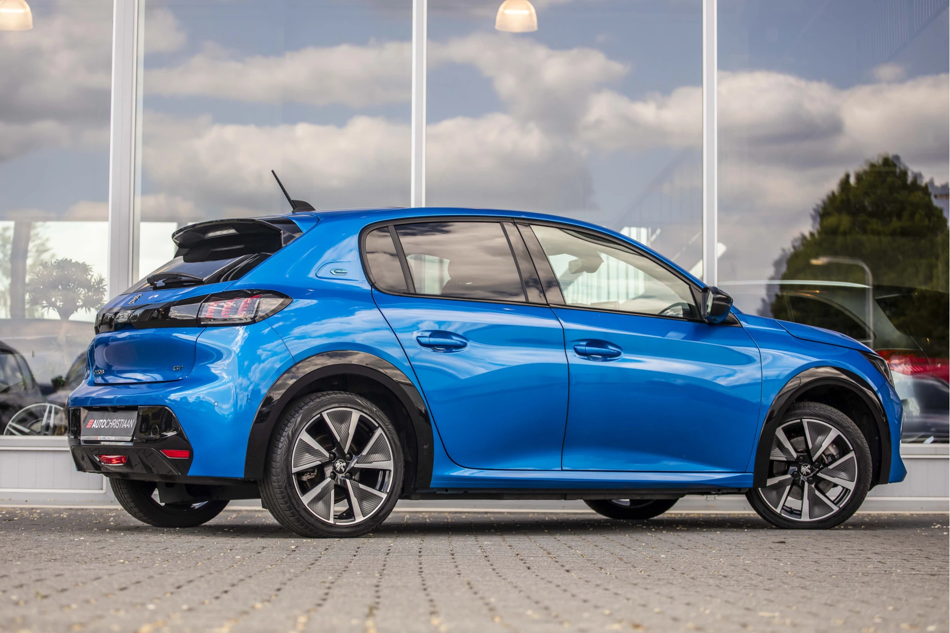 Hoofdafbeelding Peugeot e-208