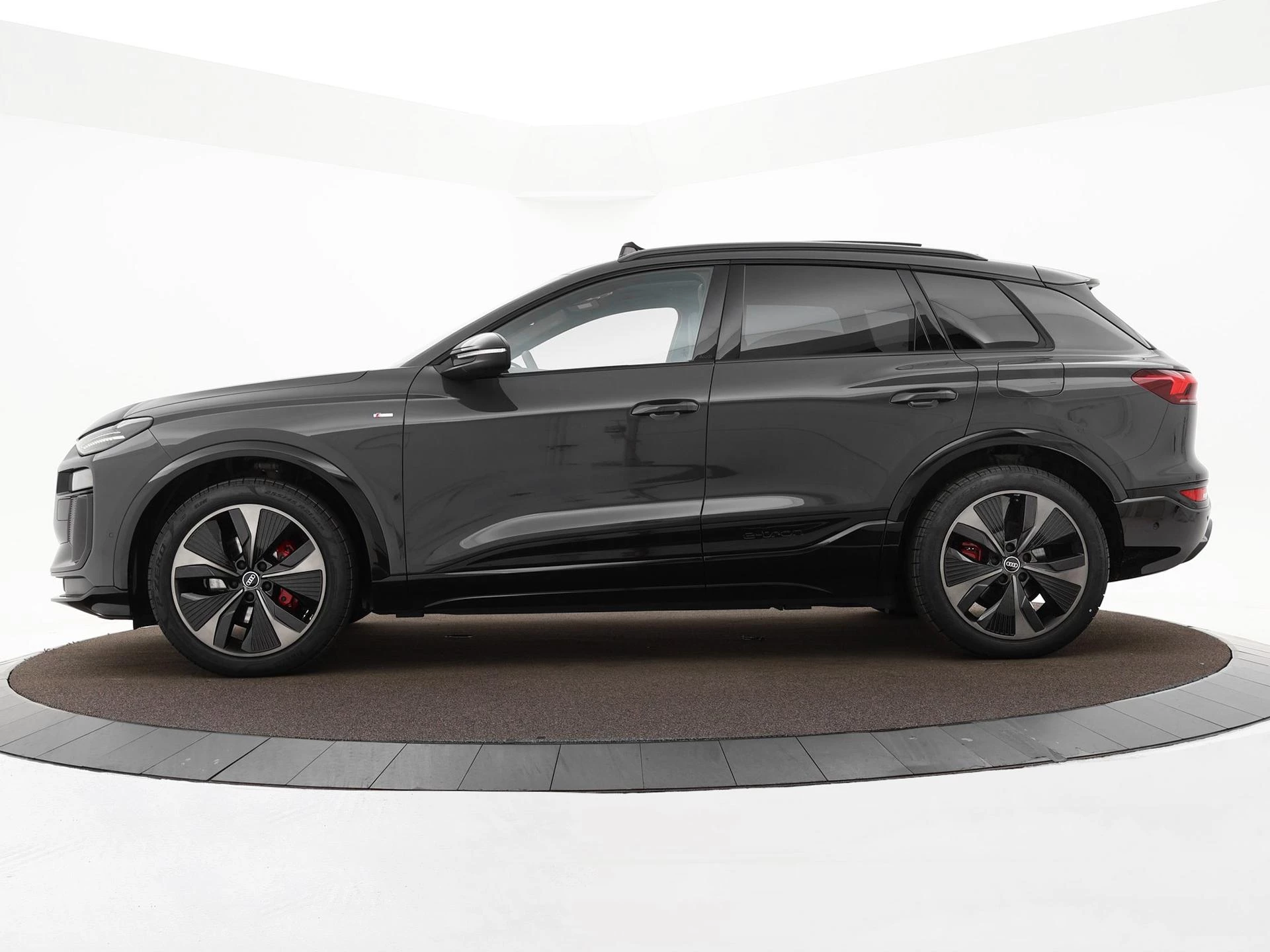 Hoofdafbeelding Audi Q6 e-tron