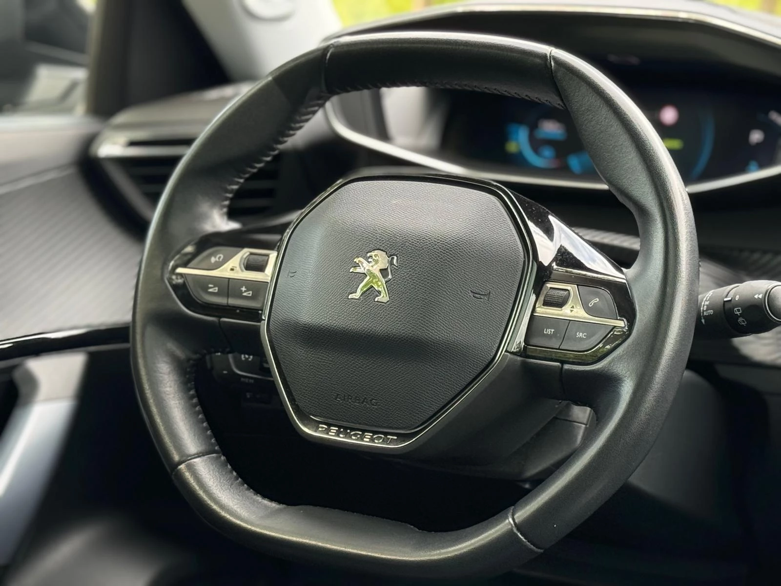 Hoofdafbeelding Peugeot e-2008