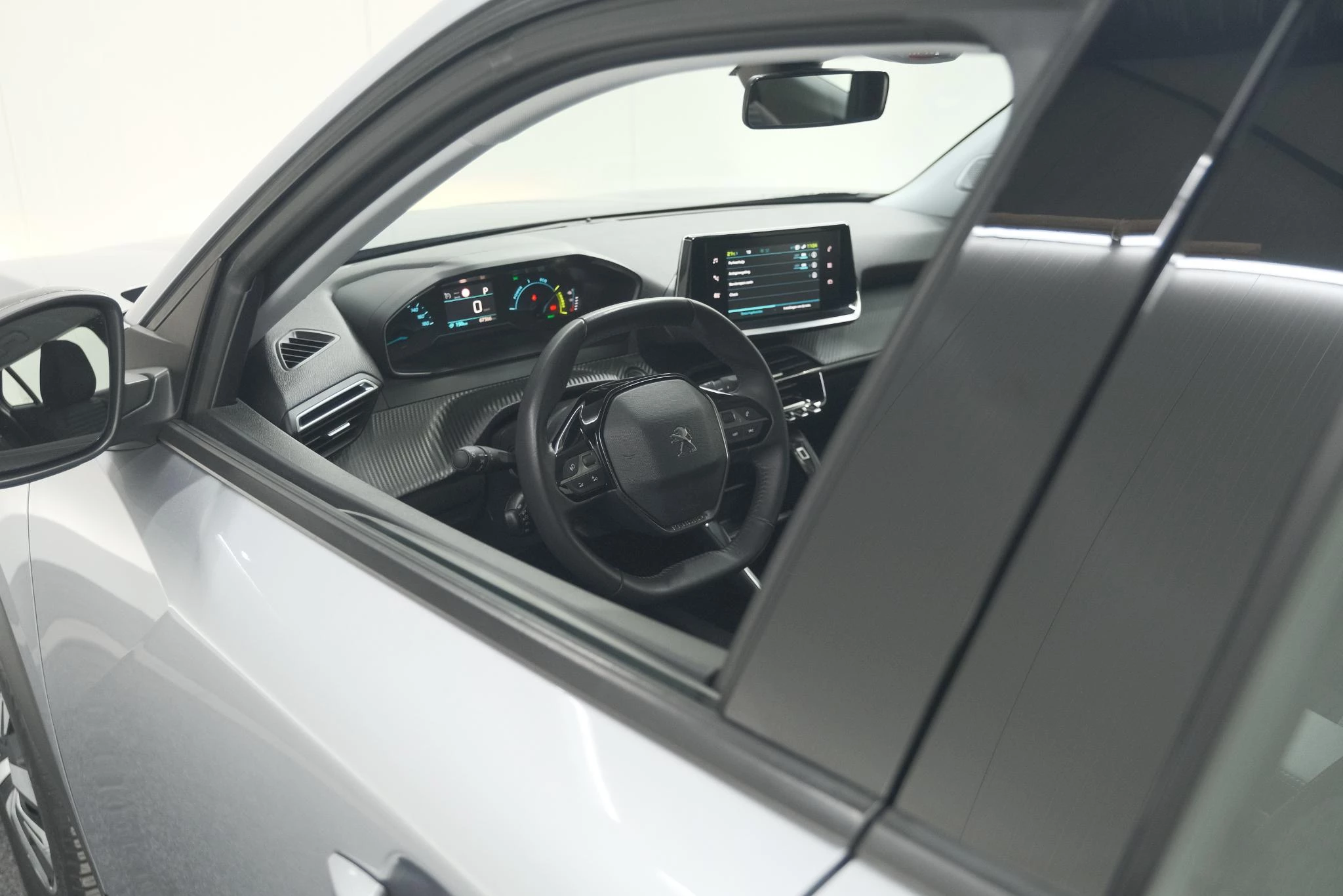Hoofdafbeelding Peugeot e-2008