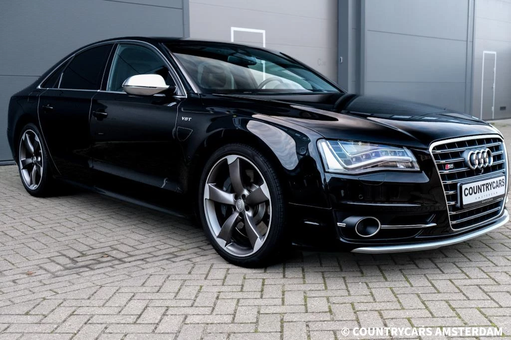 Hoofdafbeelding Audi S8