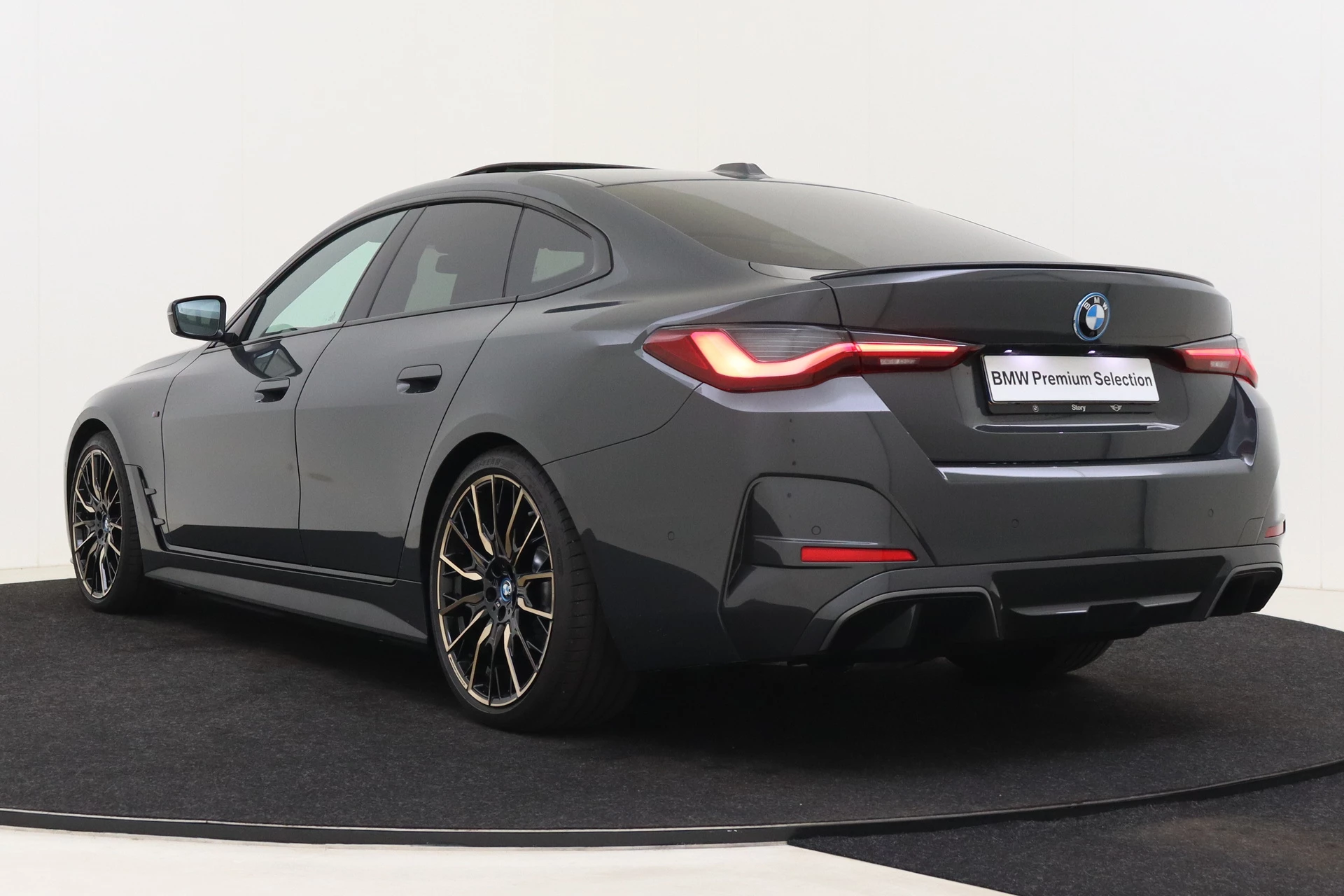 Hoofdafbeelding BMW i4