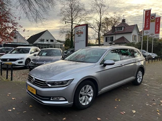 Hoofdafbeelding Volkswagen Passat Volkswagen Passat VARIANT 1.5 TSI BUSINESS 150PK / SCHUIFDAK / CARPLAY / ADAP. CRUISE