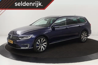 Volkswagen Passat 1.4 TSI PHEV GTE | Head-Up | Stoelverwarming | 360 camera | Trekhaak | Keyless | Carplay | Dynamic Chassis Control | Full LED | Massage | Navigatie | Active Info Display