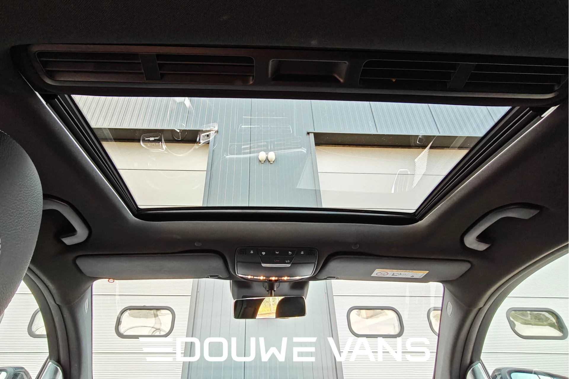 Hoofdafbeelding Mercedes-Benz EQC