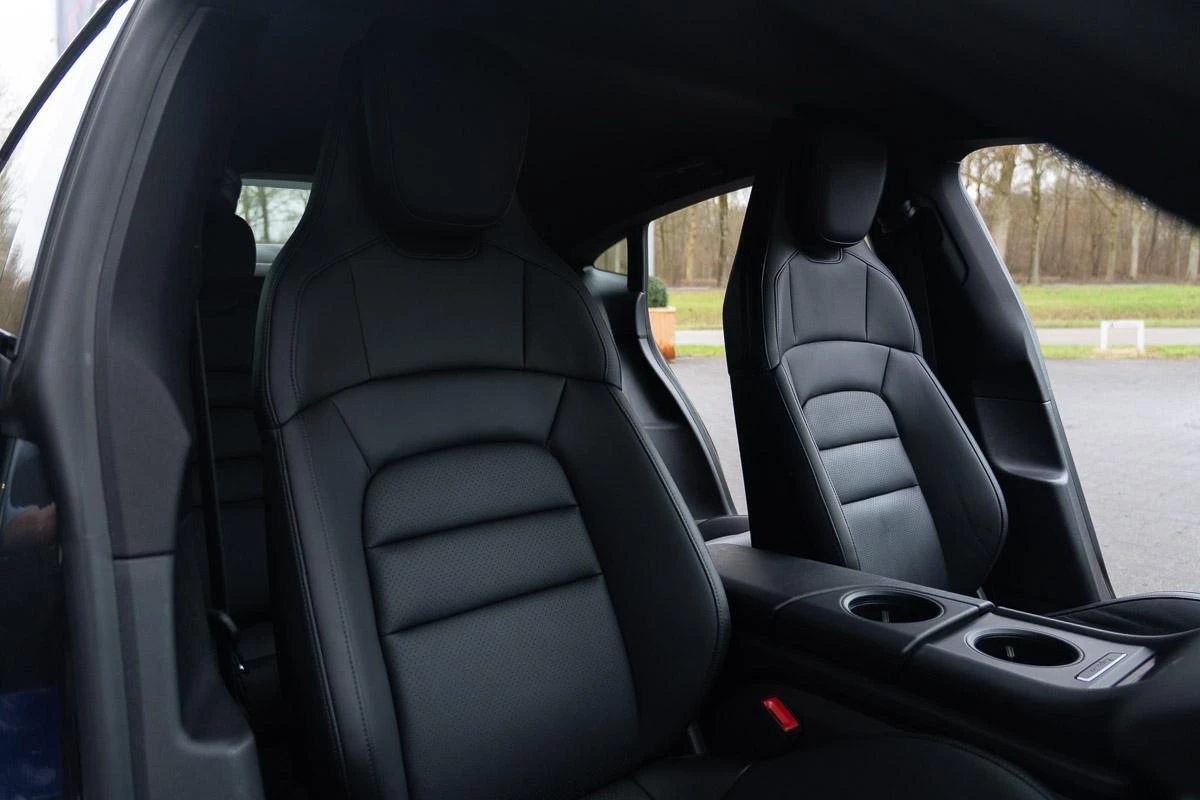 Hoofdafbeelding Porsche Taycan