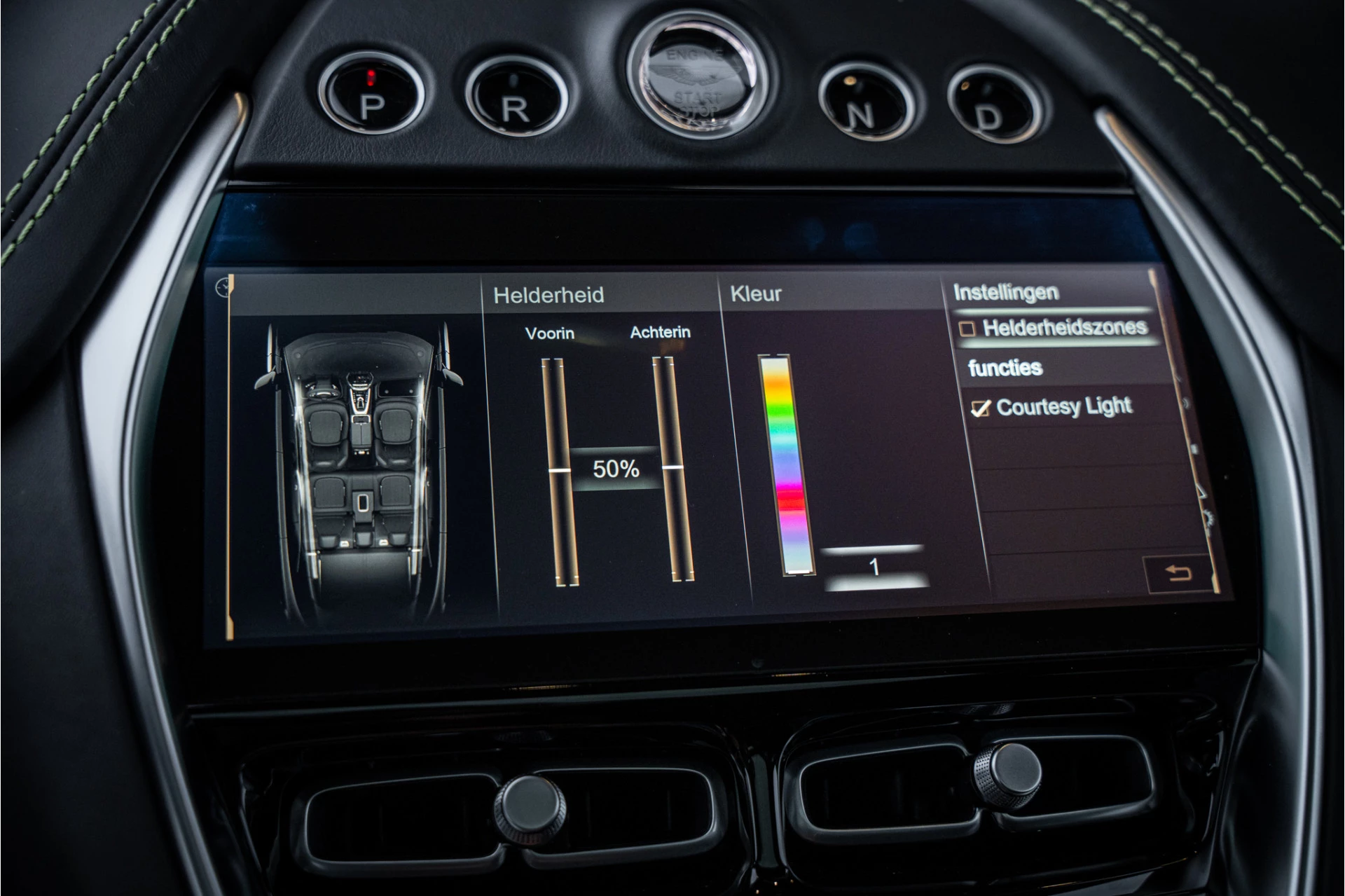 Hoofdafbeelding Aston Martin DBX