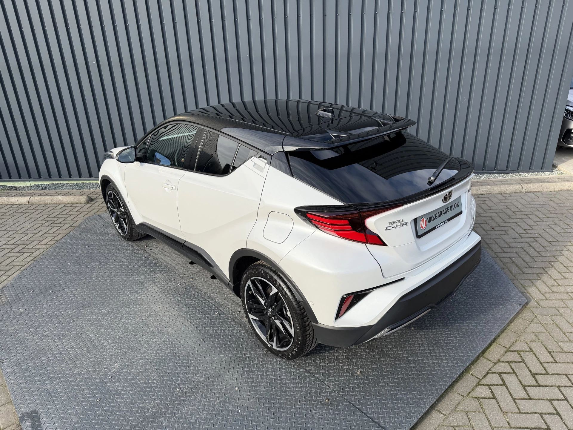 Hoofdafbeelding Toyota C-HR