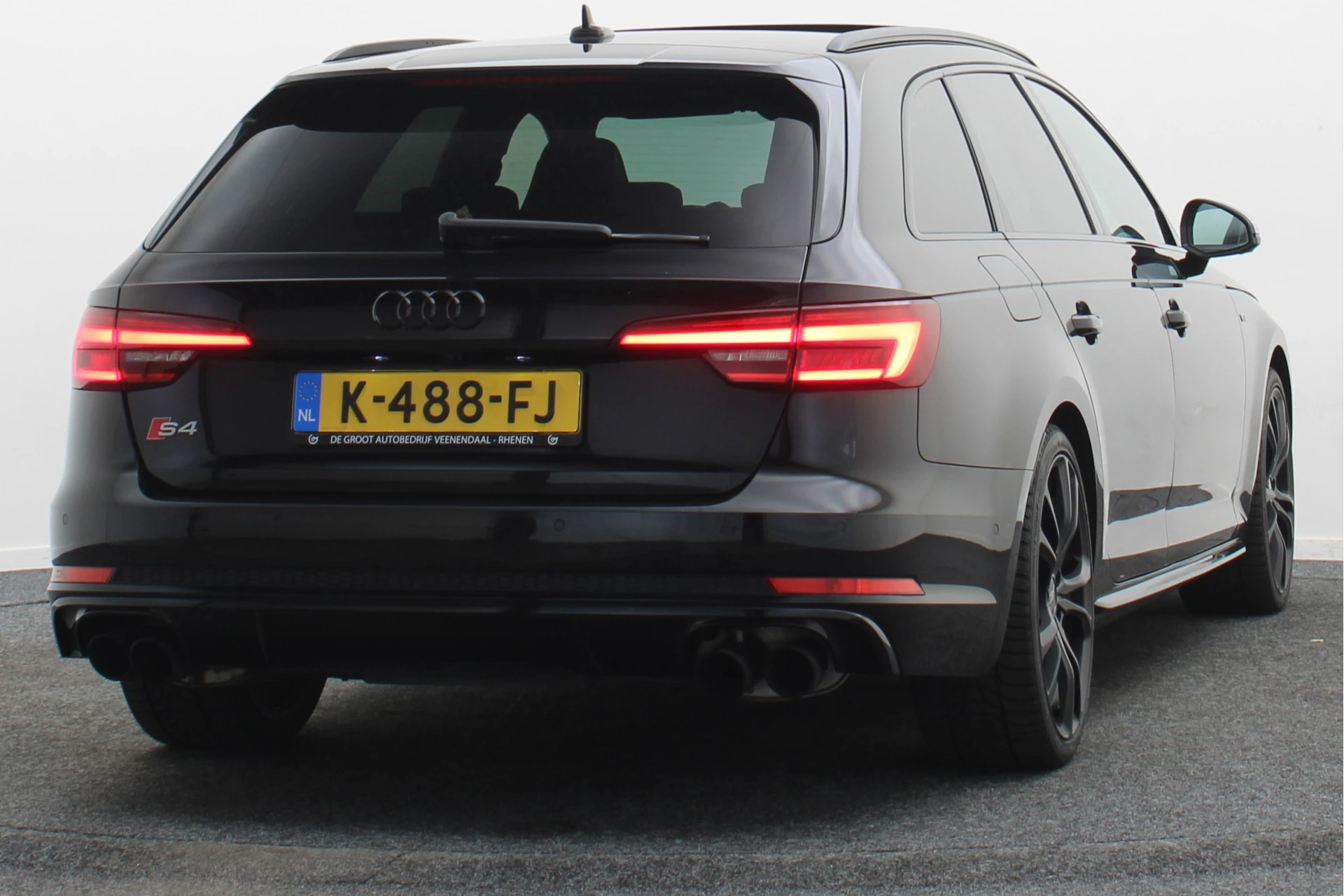 Hoofdafbeelding Audi S4