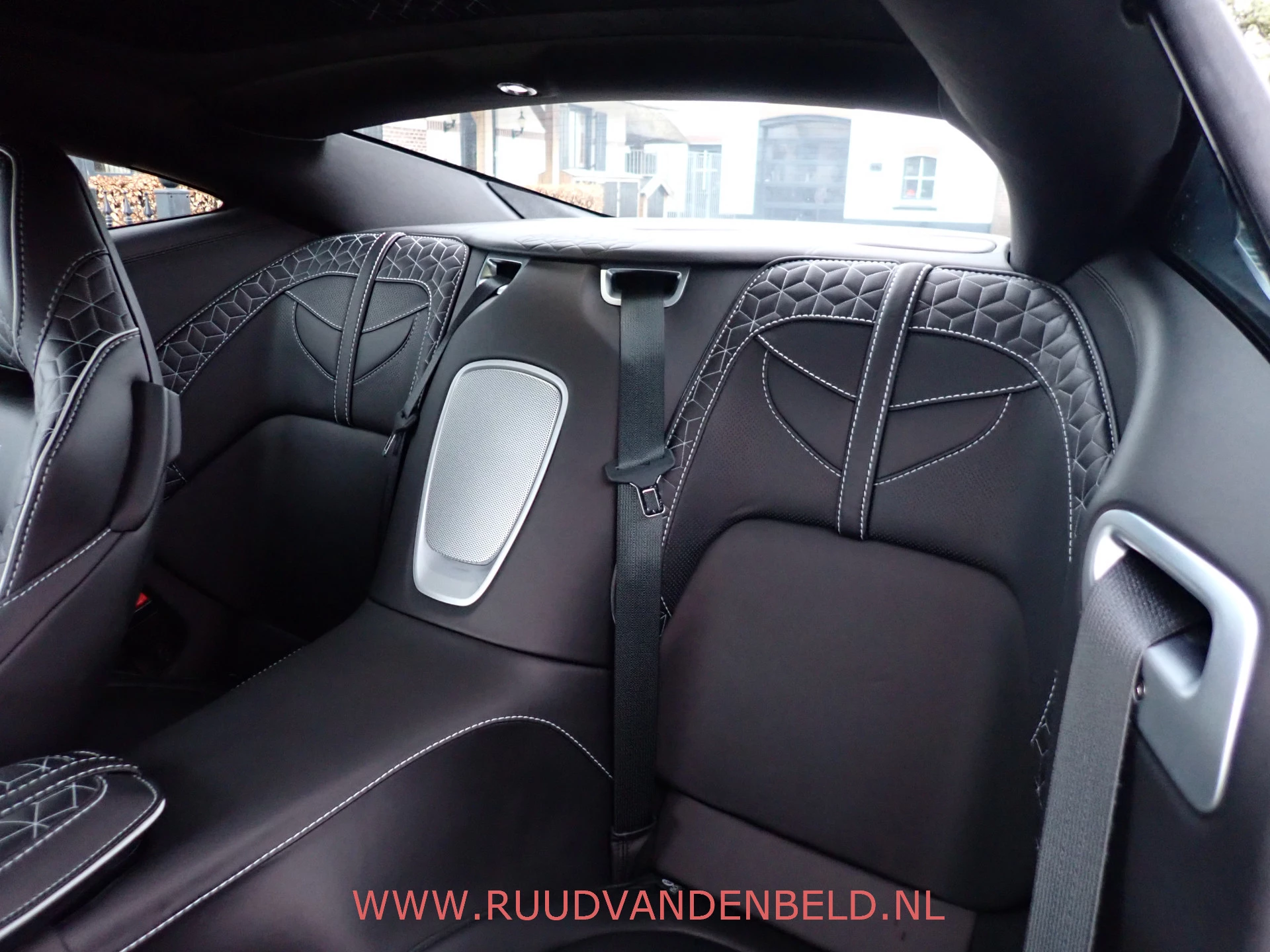 Hoofdafbeelding Aston Martin DBS