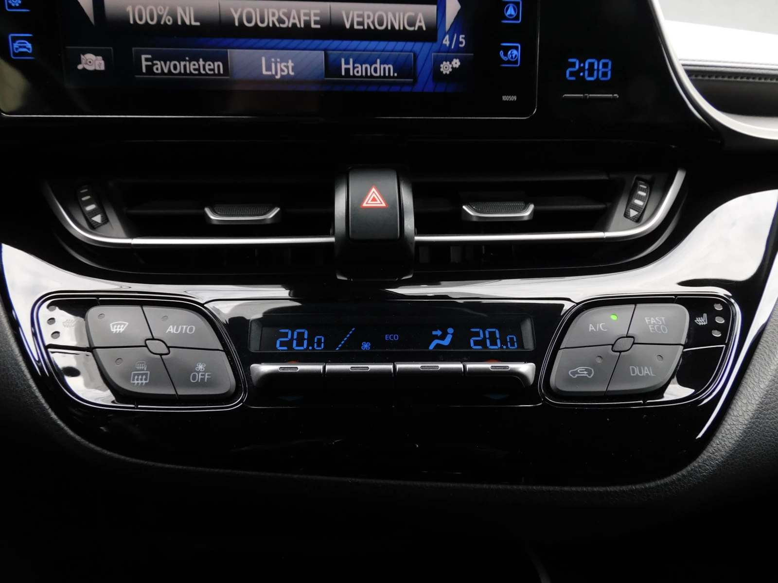 Hoofdafbeelding Toyota C-HR