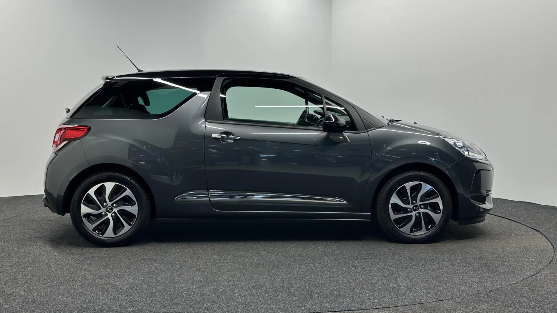 Hoofdafbeelding DS DS 3