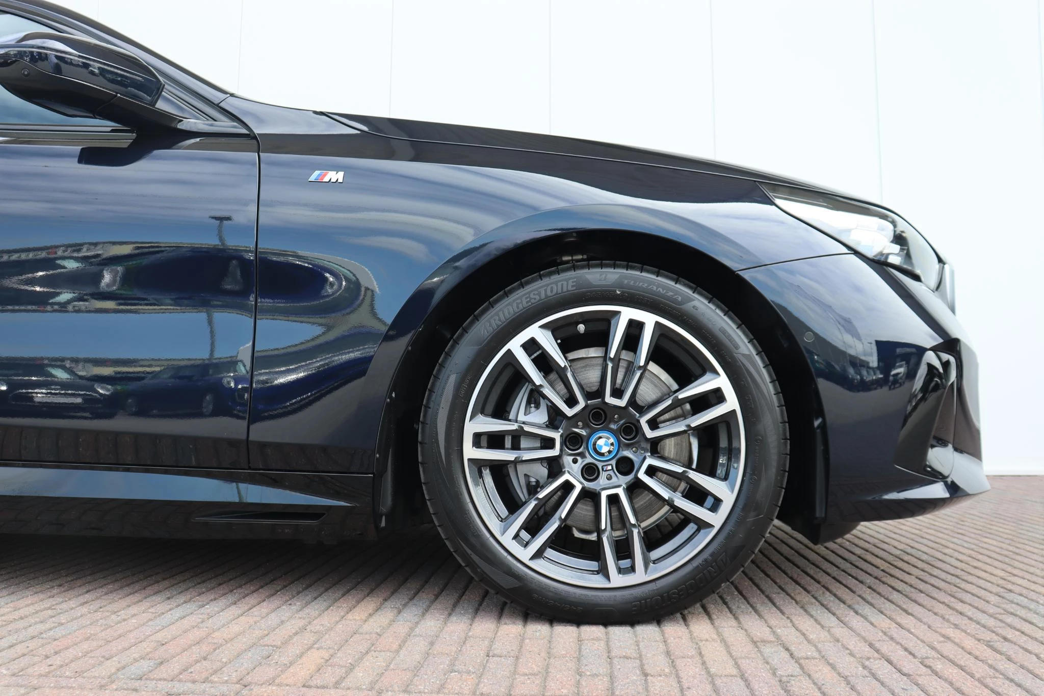 Hoofdafbeelding BMW i5