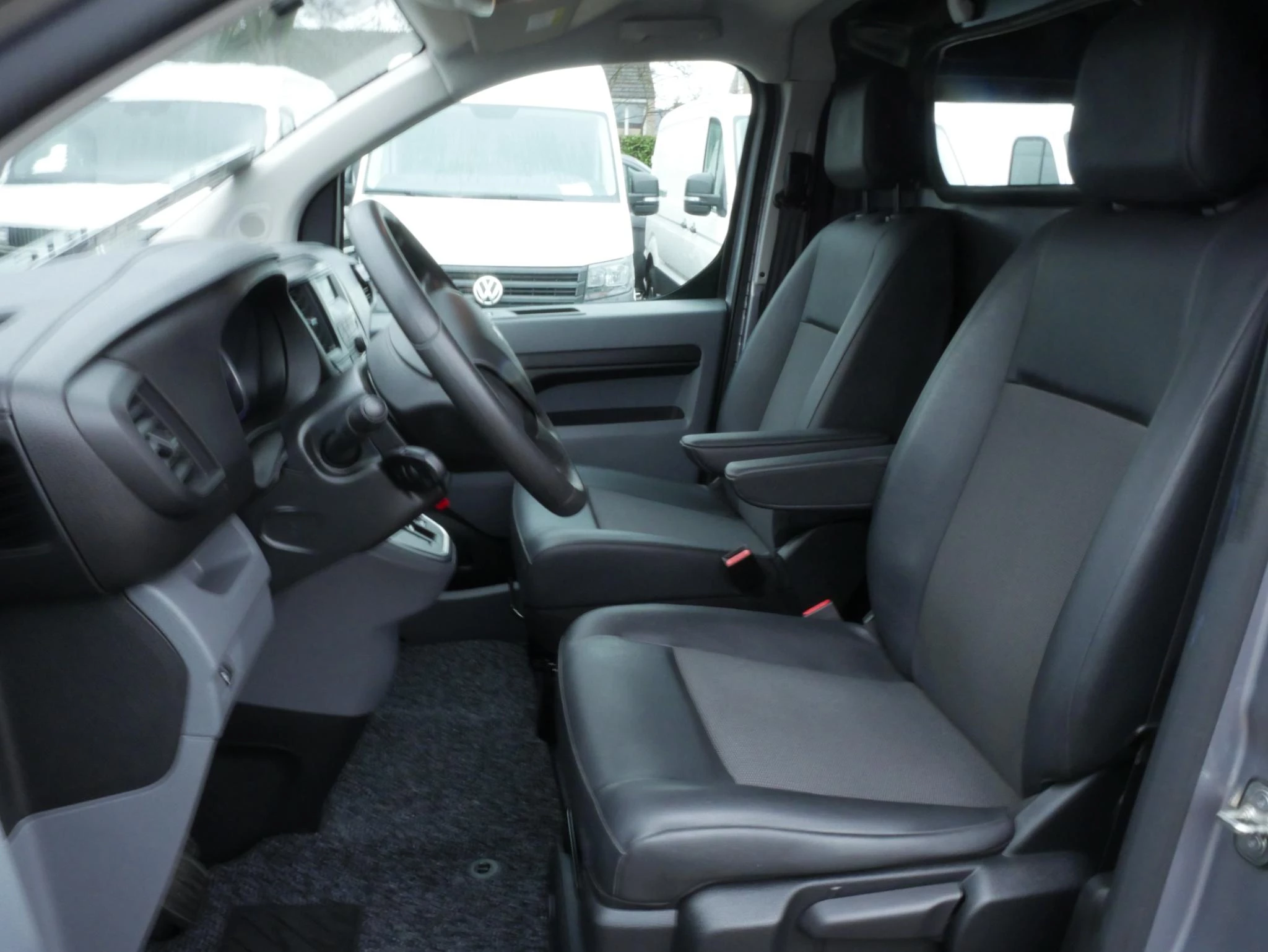 Hoofdafbeelding Peugeot e-Expert