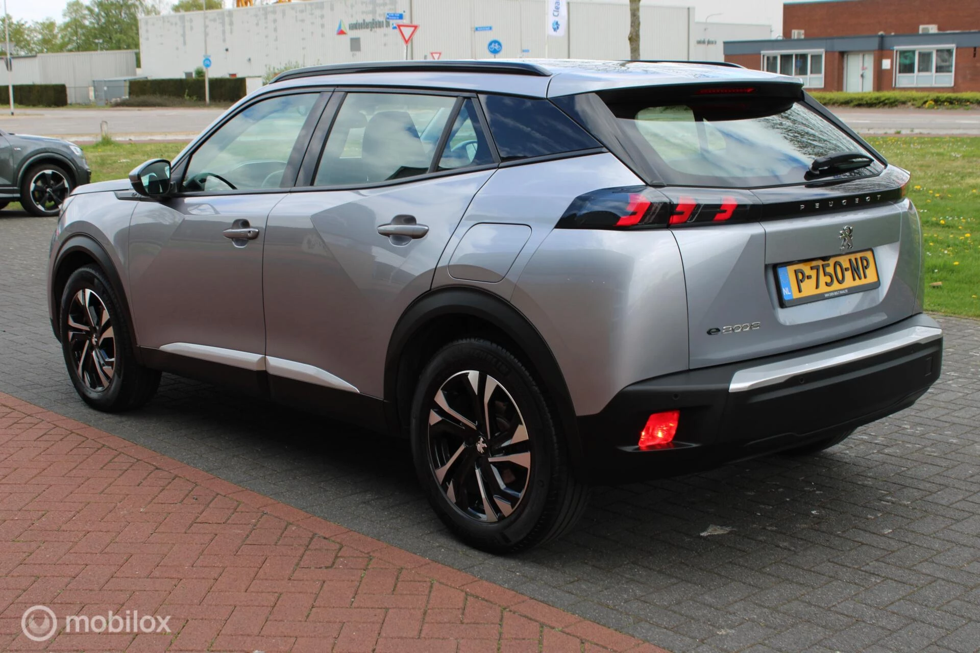 Hoofdafbeelding Peugeot e-2008