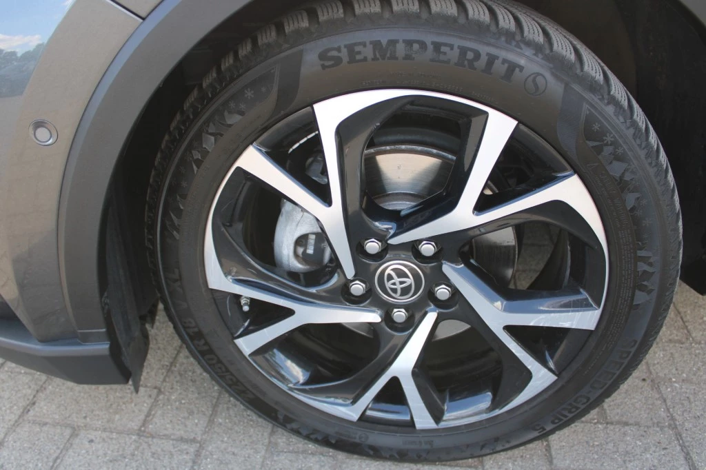 Hoofdafbeelding Toyota C-HR
