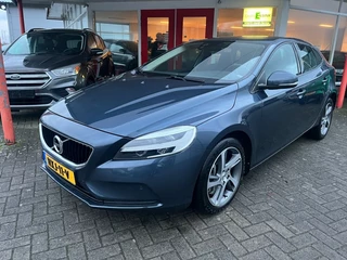 Hoofdafbeelding Volvo V40 Volvo V40 122PK AUTOMAAT Momentum LED/Achteruirijcamera/winterpakket