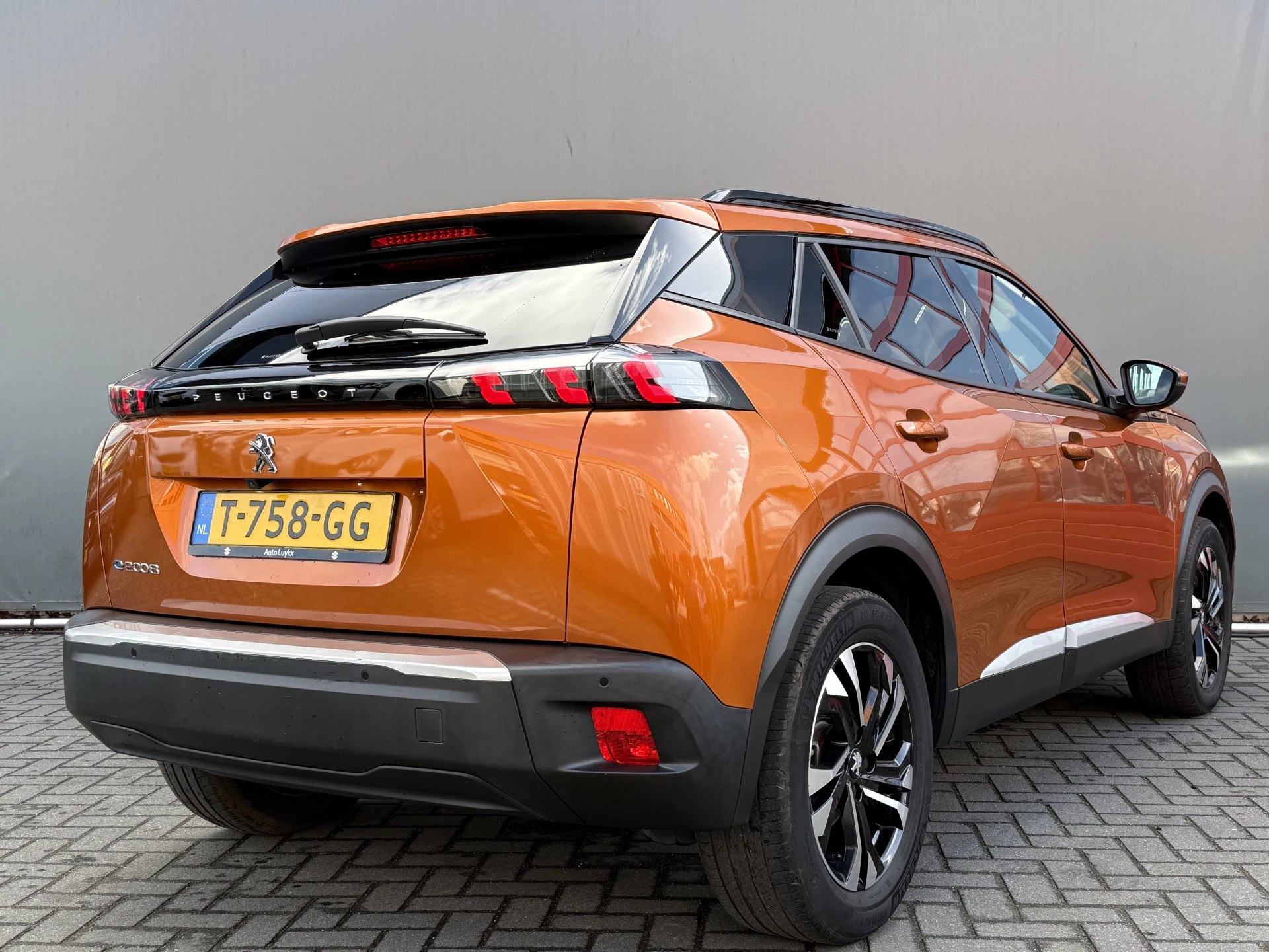 Hoofdafbeelding Peugeot e-2008