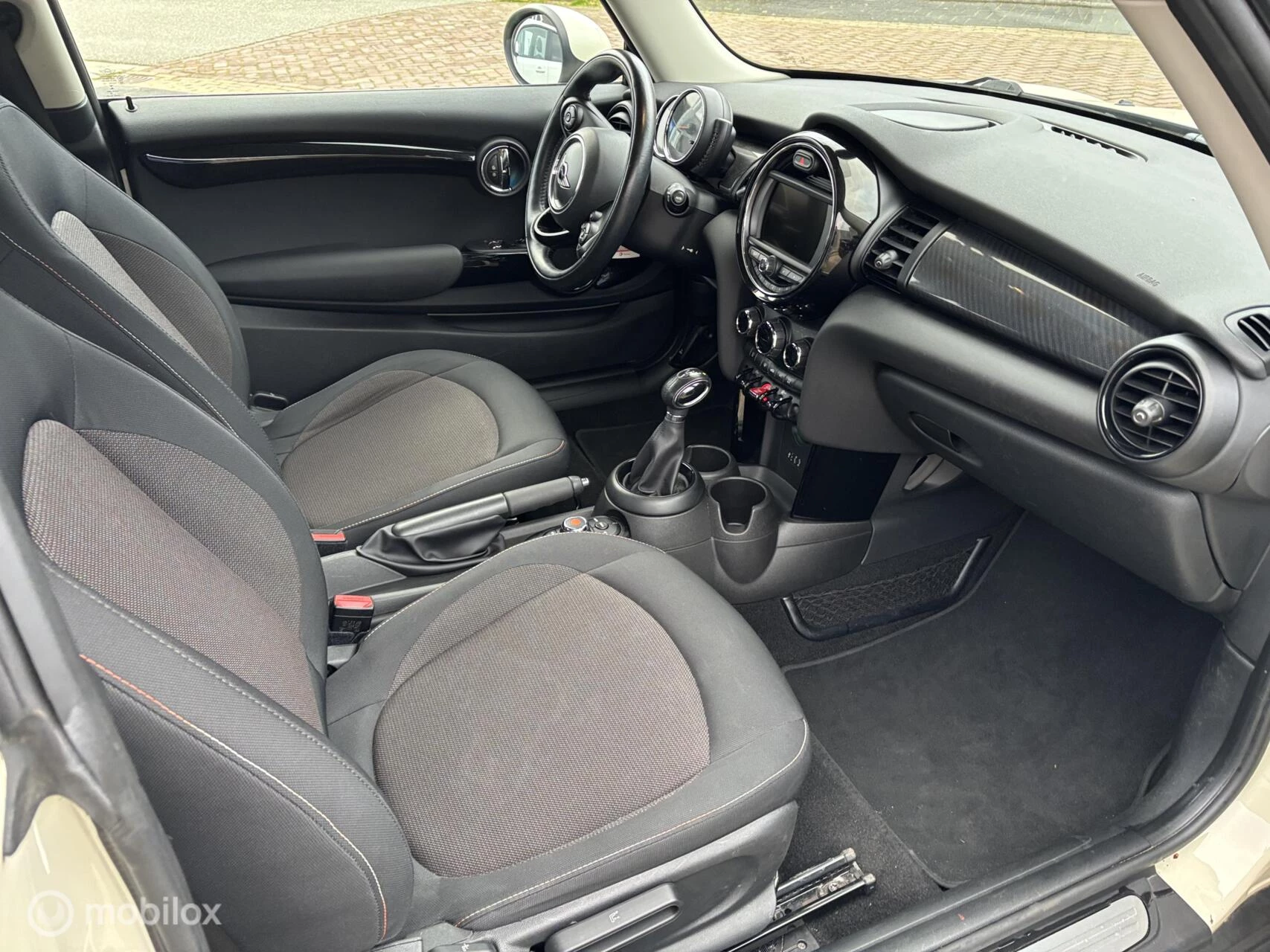 Hoofdafbeelding MINI One