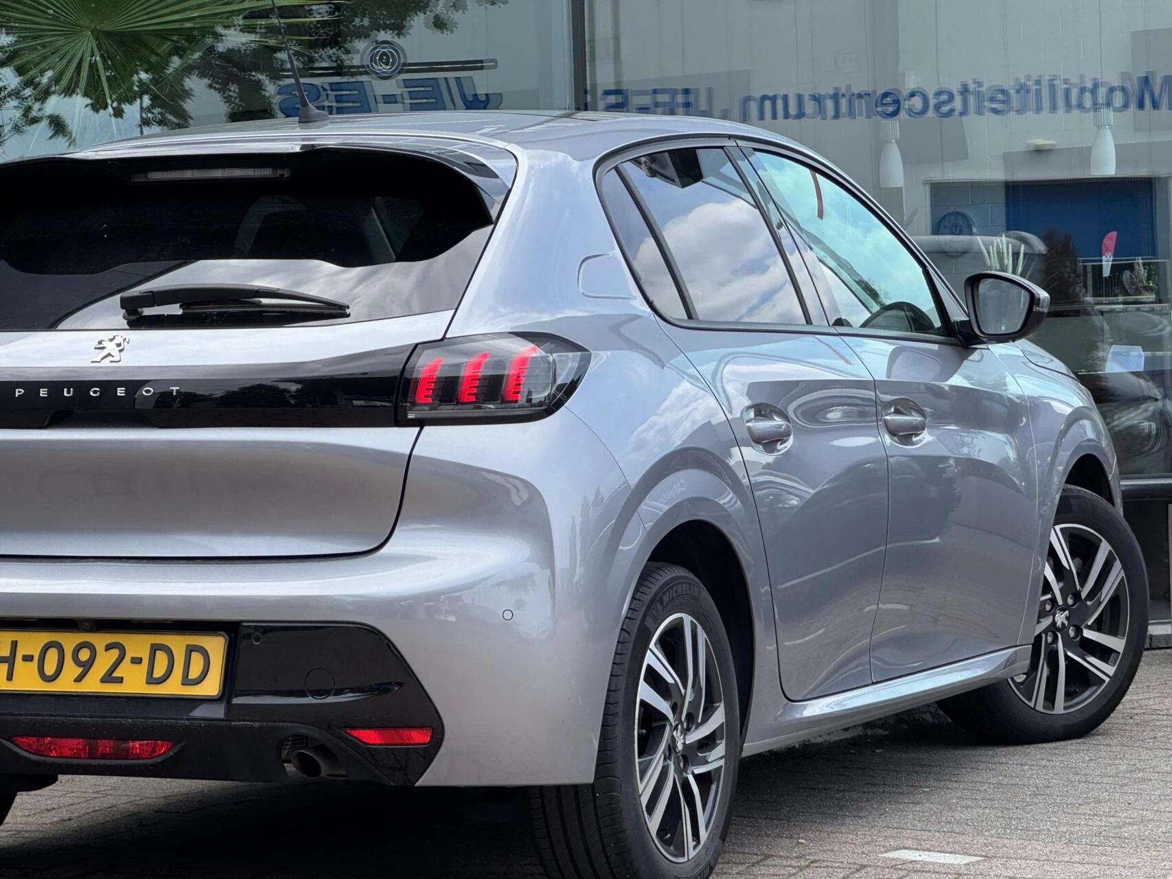 Hoofdafbeelding Peugeot 208