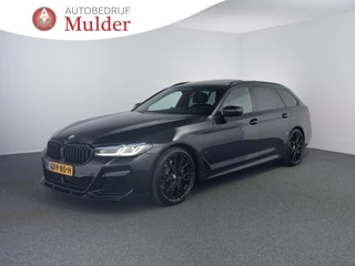 Hoofdafbeelding BMW 5 Serie BMW 5-serie Touring 530i xDrive High Executive M-Sport | 4wielsturing | HUD | Pano | M remmen | 20 inch |